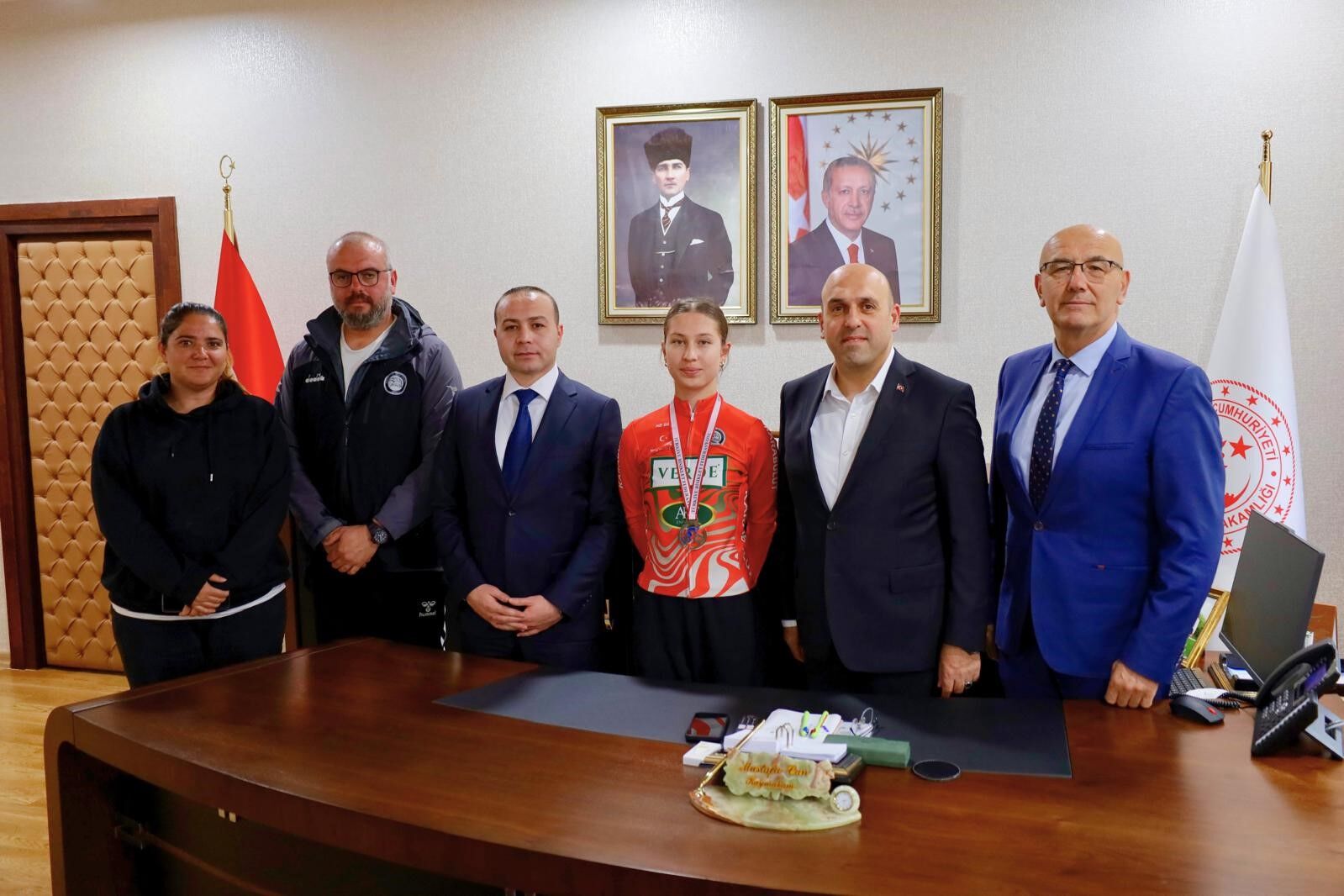 Dünya Şampiyonası Yolcusu Tunçel'den Kaymakam Can'a Ziyaret (1)