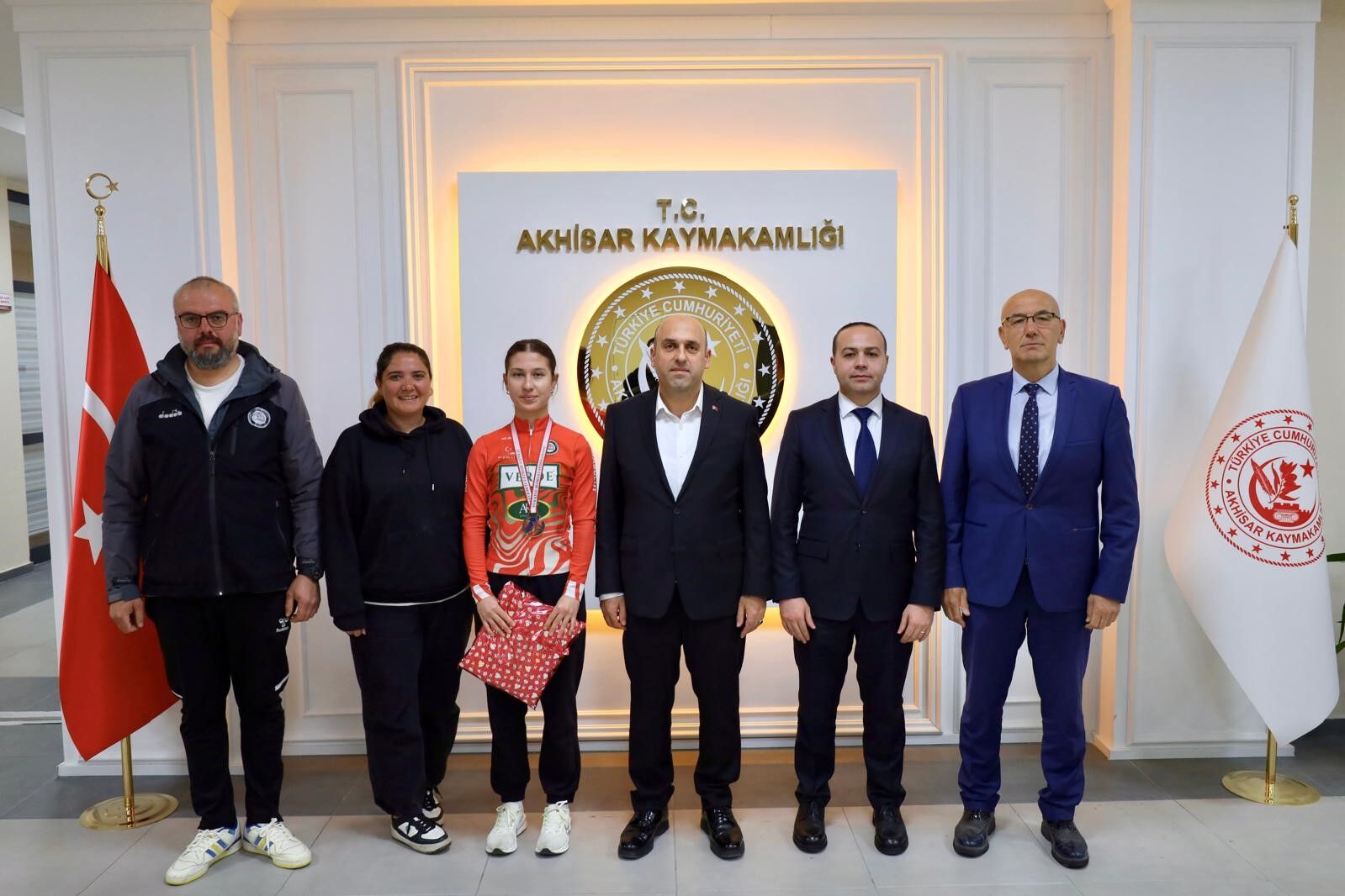 Dünya Şampiyonası Yolcusu Tunçel'den Kaymakam Can'a Ziyaret (3)