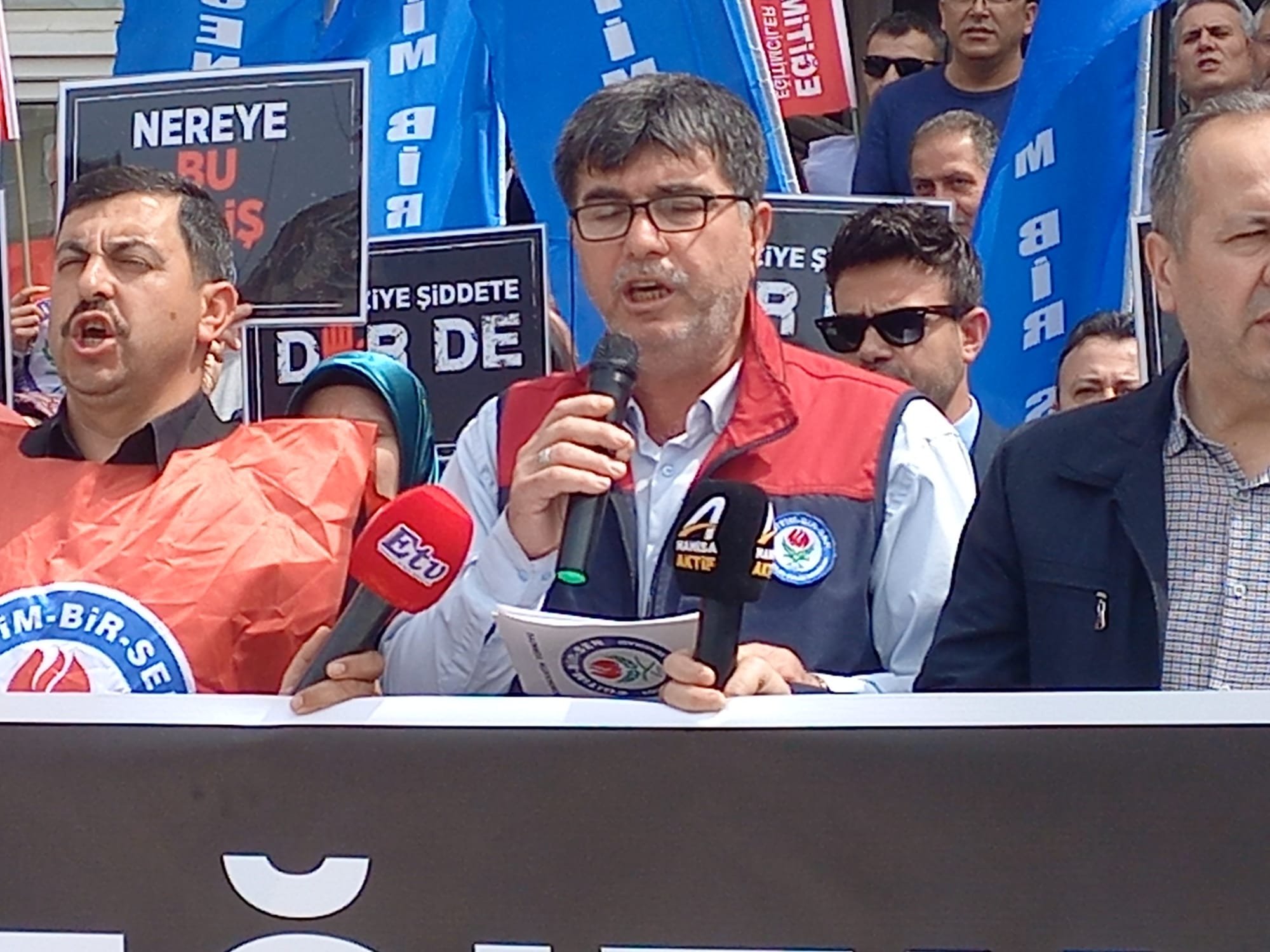 Eğitim Bir Sen Manisa Şube Başkanı Yasav Okullarda Şiddet Kabul Edilemez Noktaya Ulaştı (3)