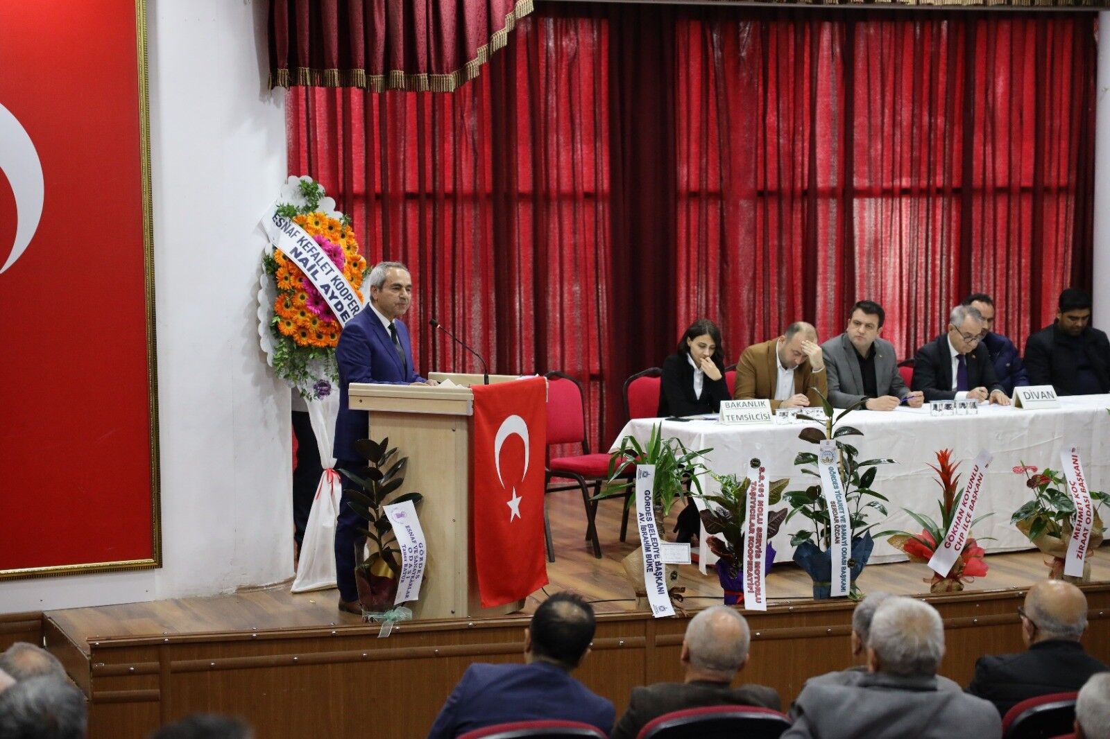 Gördes'te Başkan Karaaslan Yeniden Güven Tazeledi! (1)