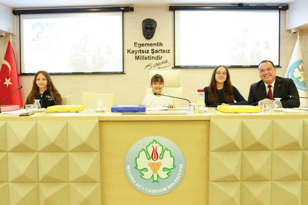 Manisa'da meclis kürsüsü geleceklerimize emanet-.3.1