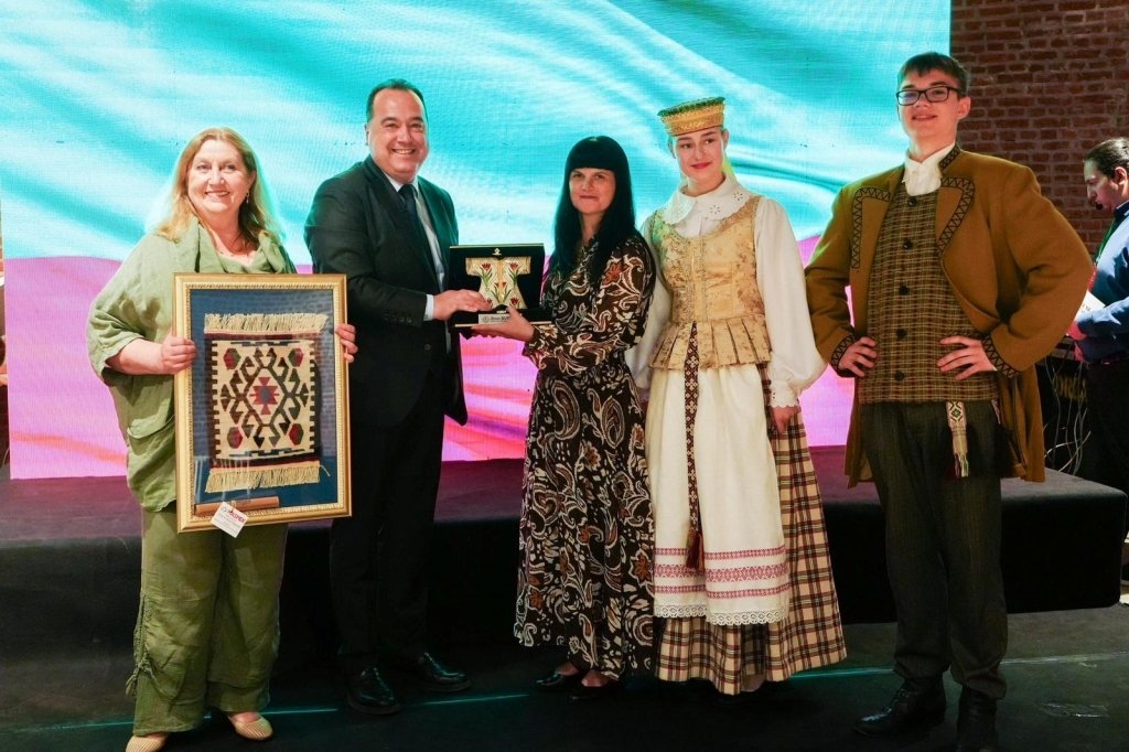 Dünyanın farklı kültürleri Manisa'da buluştu-.3.1