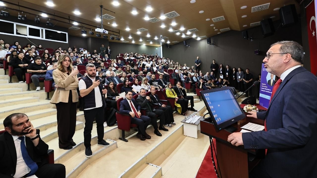 Kasapoğlu, Manisa'da Öğrenciler Ile Buluştu .1