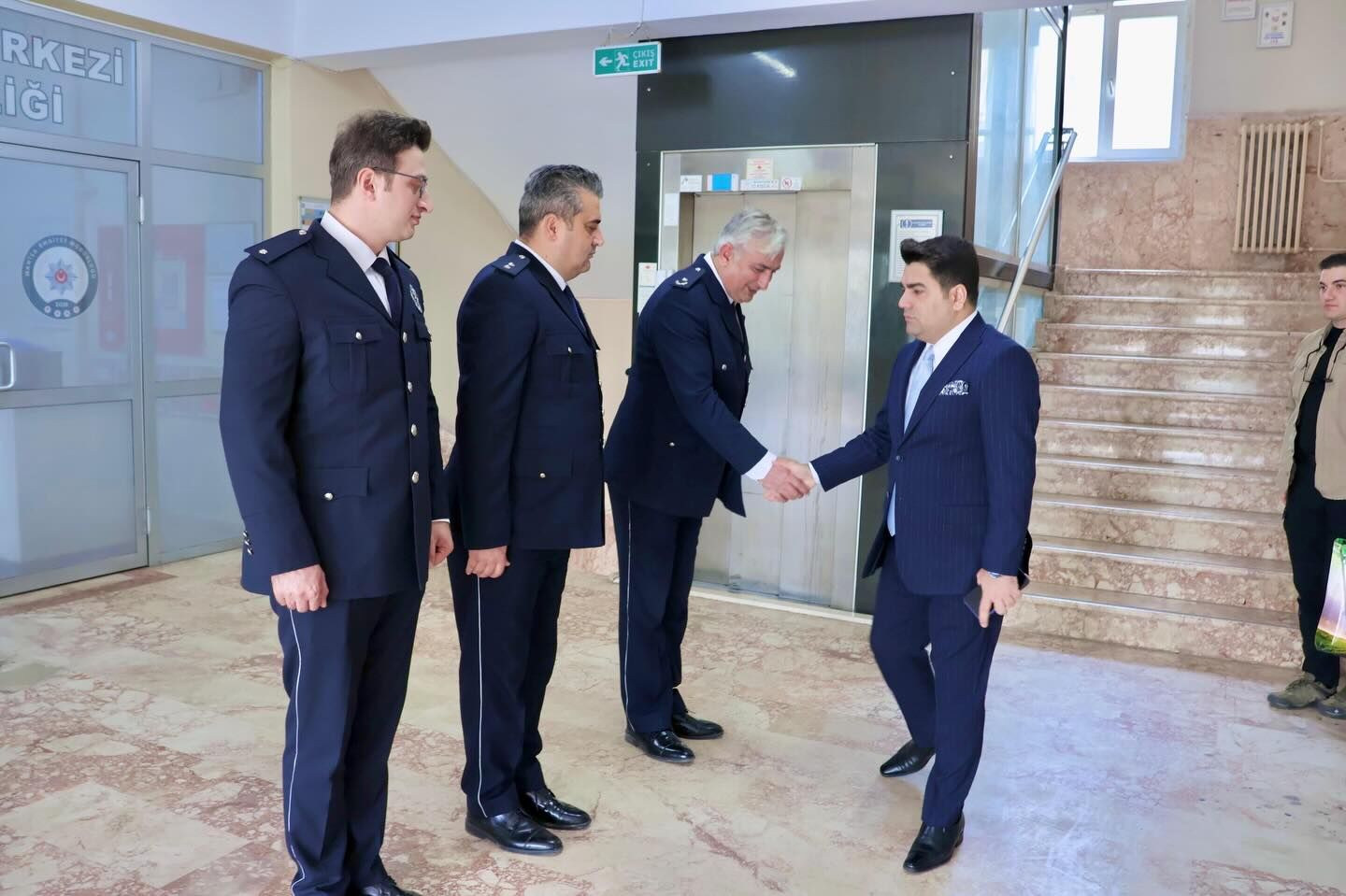 Kaymakam Kini’den Ahmetli İlçe Emniyet Amirliği’ne Ziyaret (2)