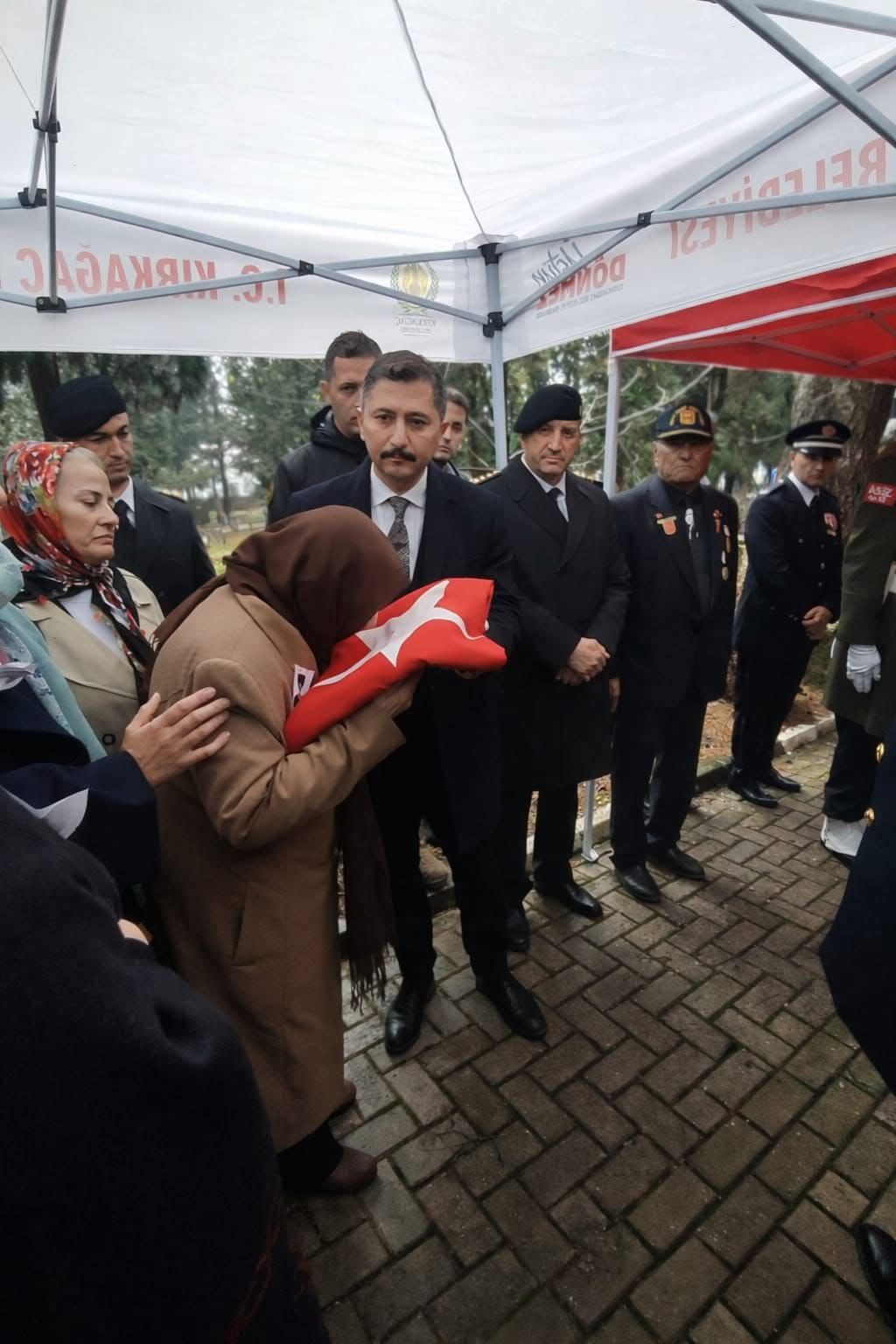 Kıbrıs Gazisi Kırkağaç'ta Son Yolculuğuna Uğurlandı! (1)