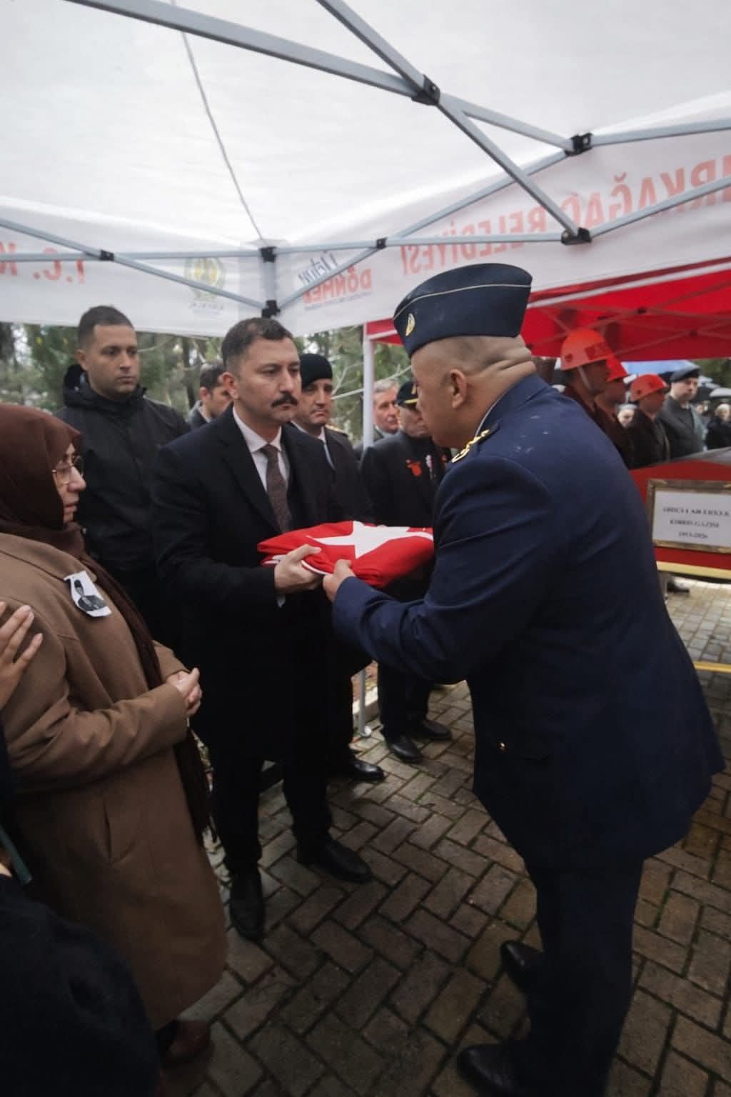 Kıbrıs Gazisi Kırkağaç'ta Son Yolculuğuna Uğurlandı! (2)