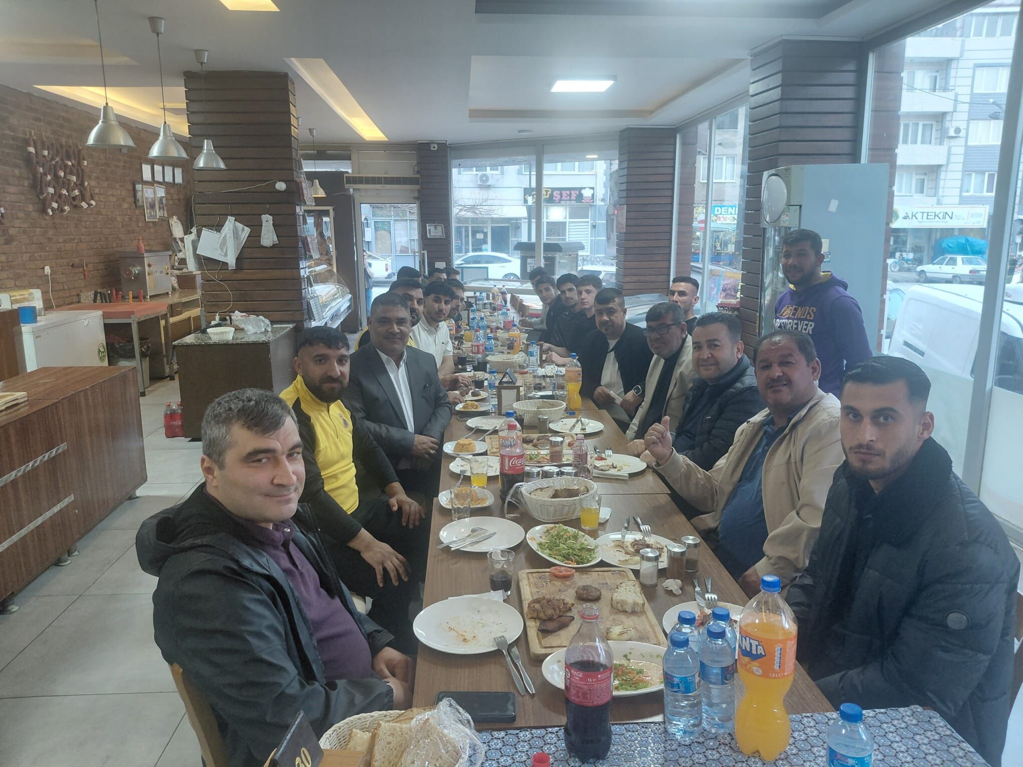 Kirkağaç 1976 Doğan Spor Kulübü Yemek Te Bi̇r Araya Geldi̇ (4)