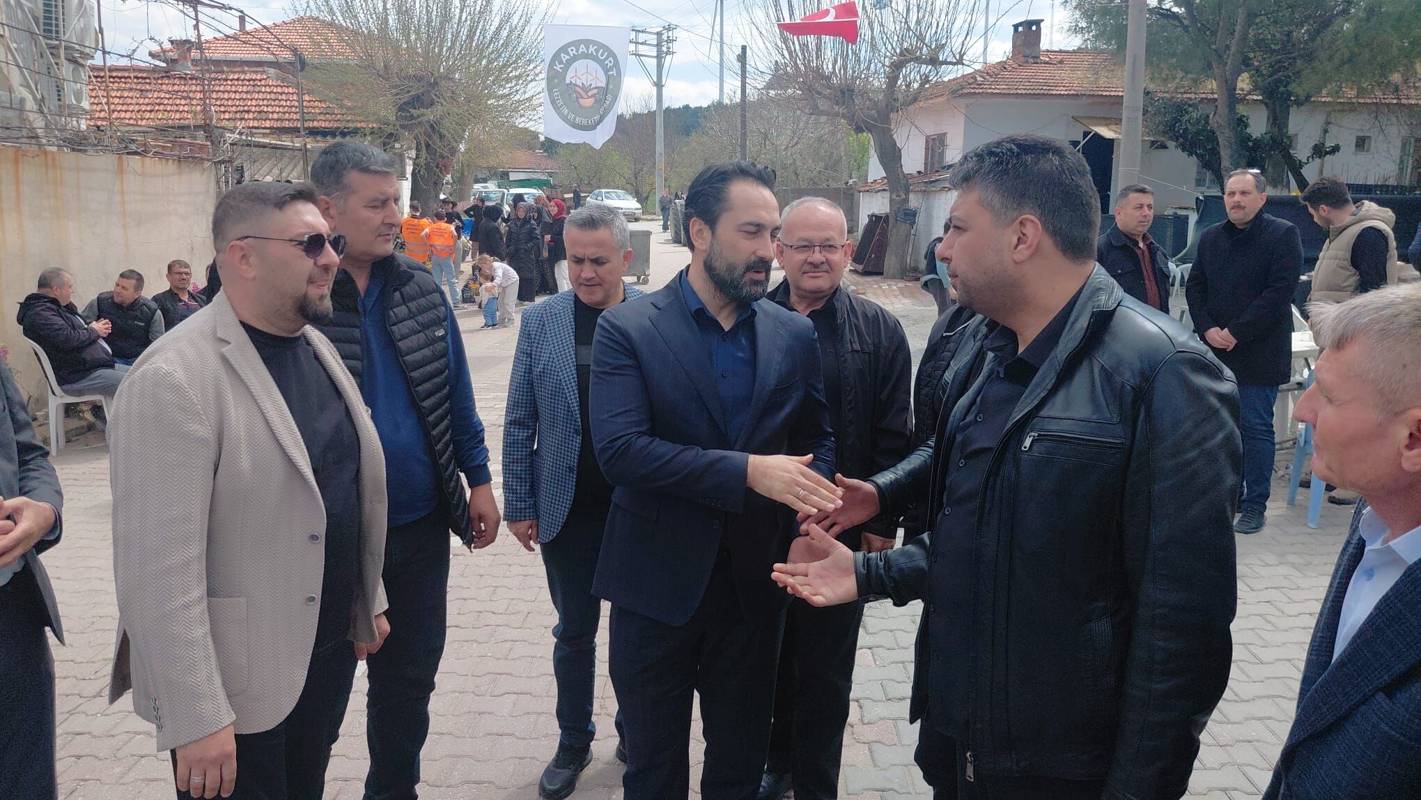 Kirkağaç Karakurt Mahllesi̇ Köy Hayrina Büyük Katilim (5)