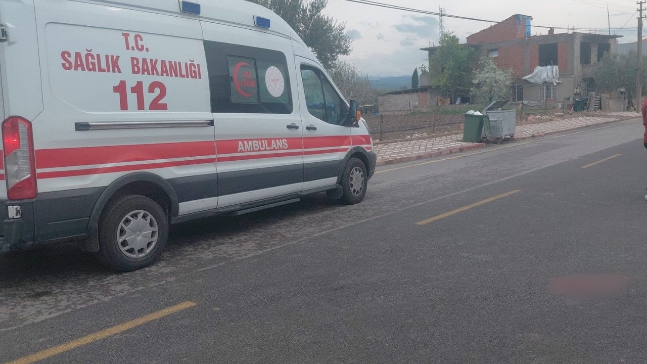 Kırkağaç'ta Elektrikli Bisiklet Devrildi 1 Ağır 2 Yaralı .1