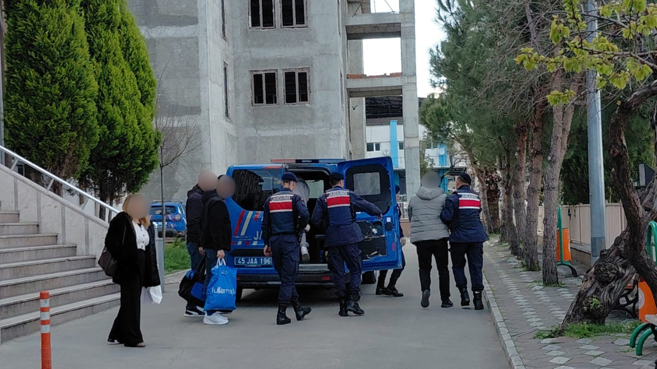 Kırkağaç'ta Zehir Tacirlerine Darbe 2 Şüpheli Tutuklandı!