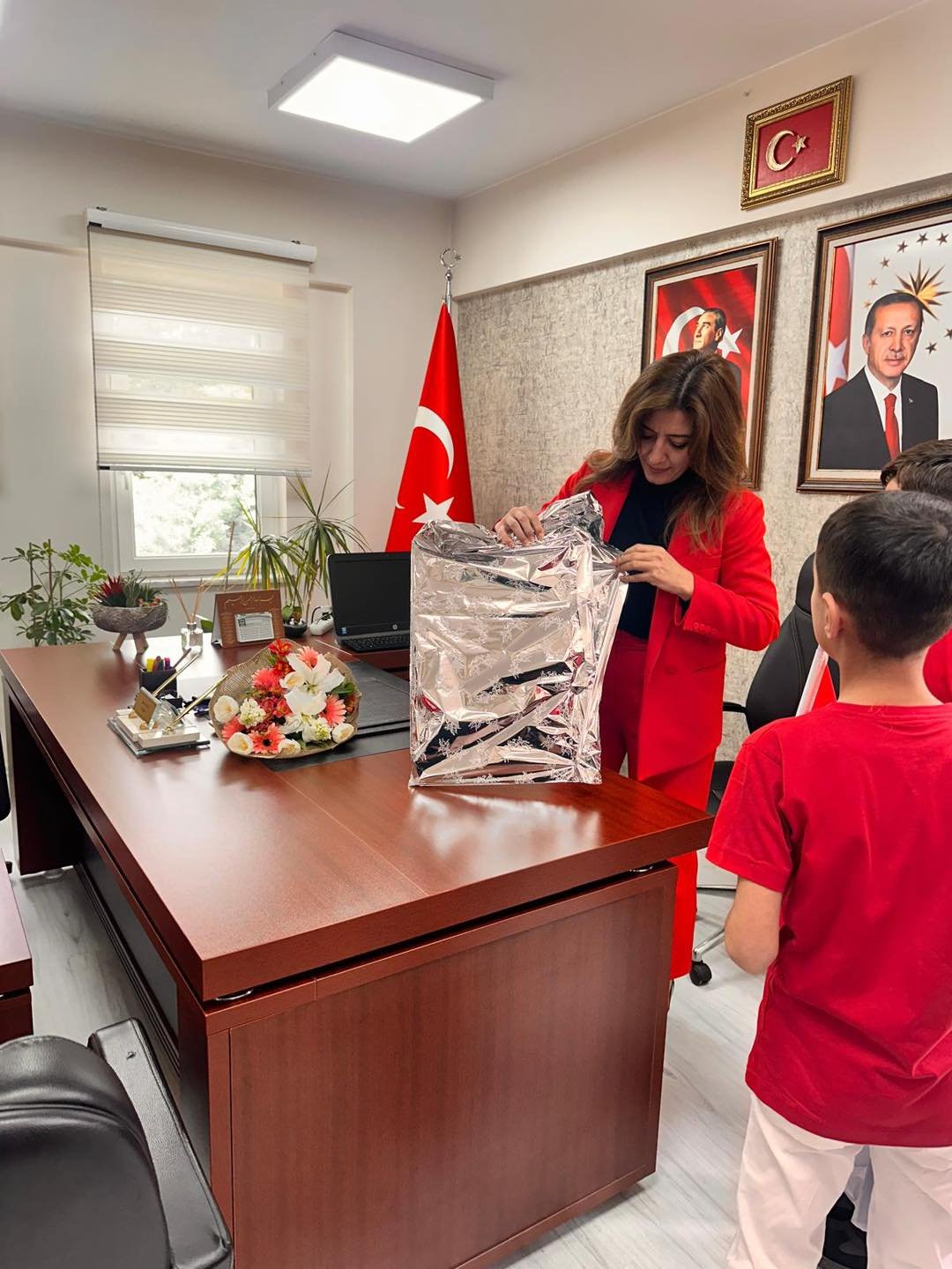 Kuduret Gültaş’ın Makam Koltuğuna Oturdu (3)