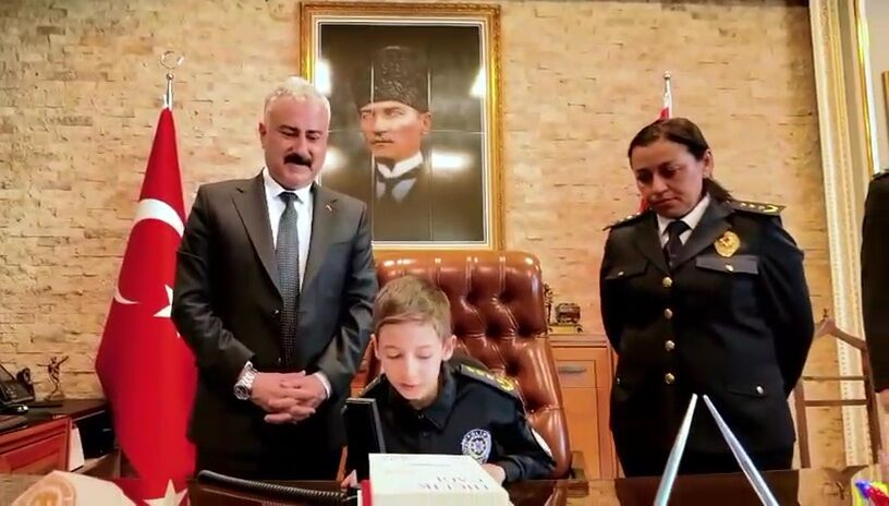 Manisa Emniyetinden 181. Yıla Özel Duygulandıran Klip Gelecek Emin Ellerde (6)