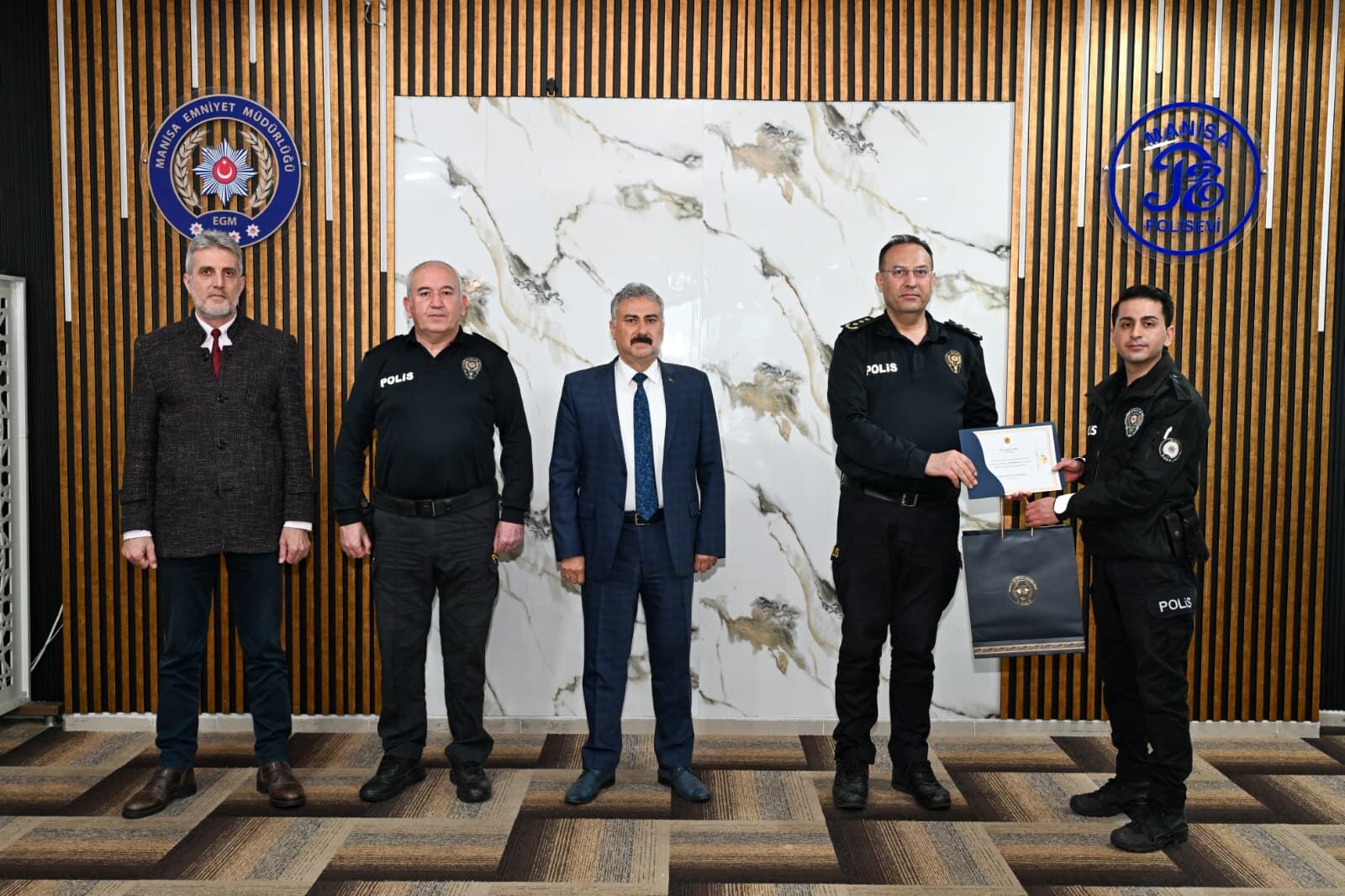 Manisa İl Emniyet Müdürü Aktaş Ayın Personeli Ile Bir Araya Geldi (3)