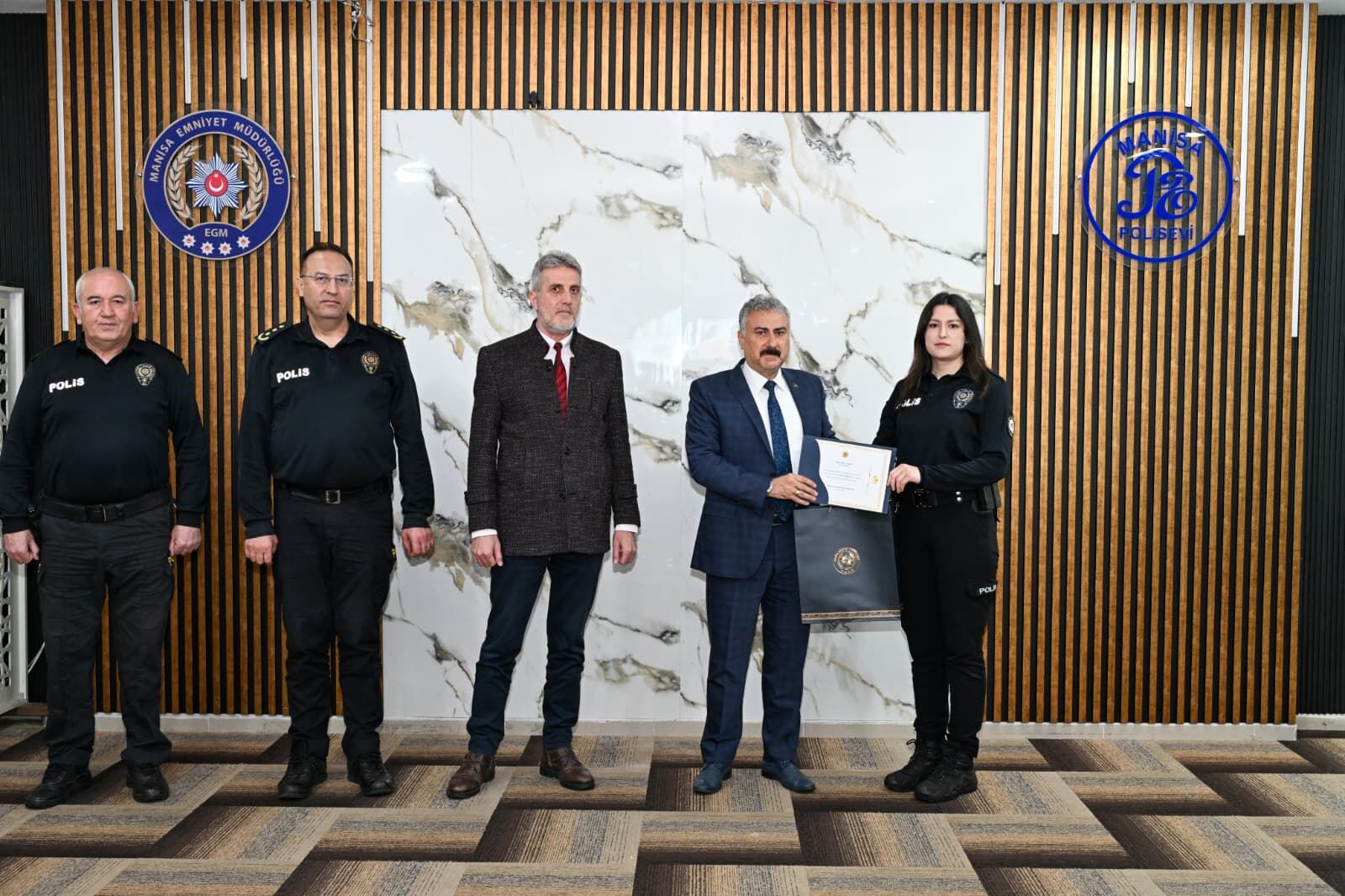 Manisa İl Emniyet Müdürü Aktaş Ayın Personeli Ile Bir Araya Geldi (5)