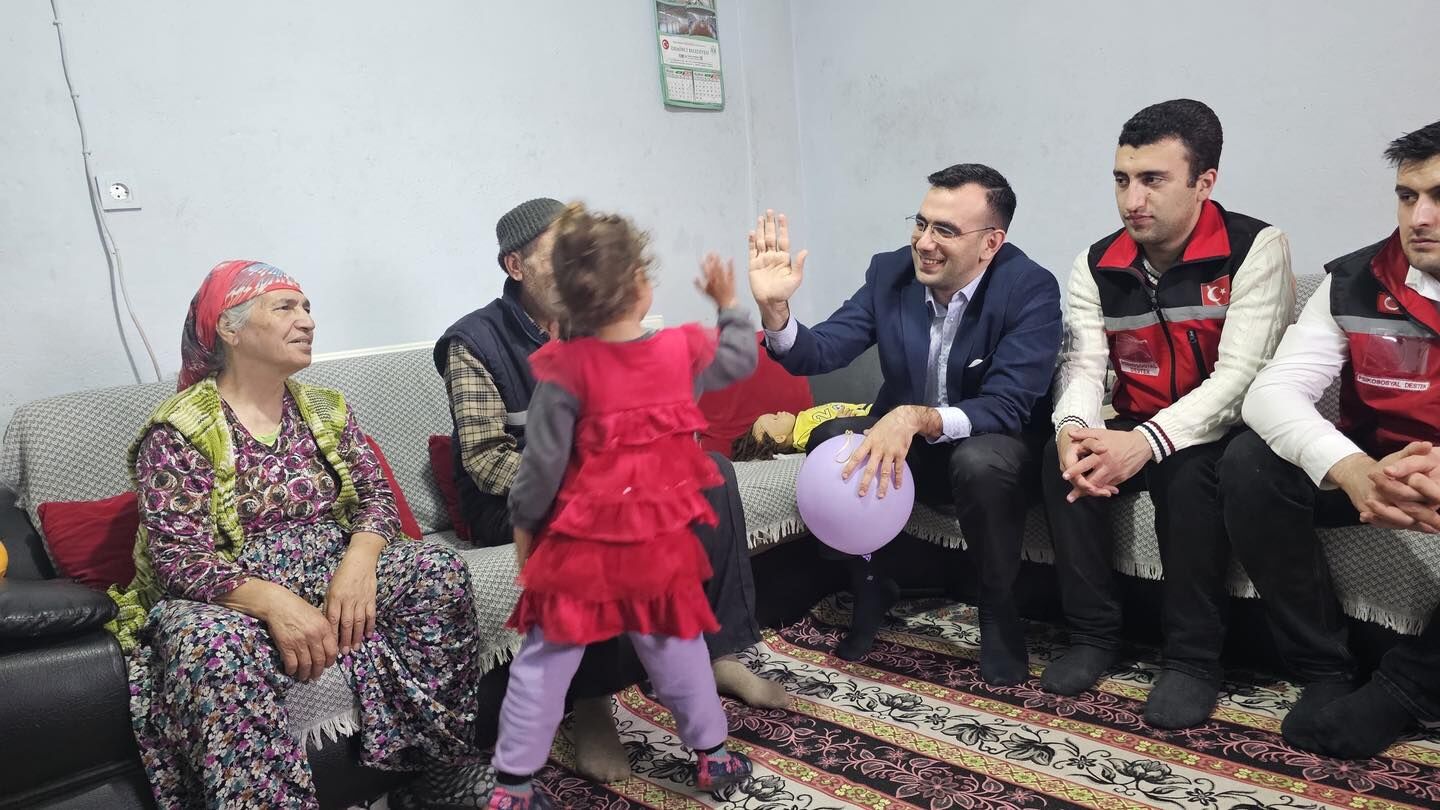 Manisa'da Dünya Otizm Farkındalık Günü'nde Ailelere Ziyaret