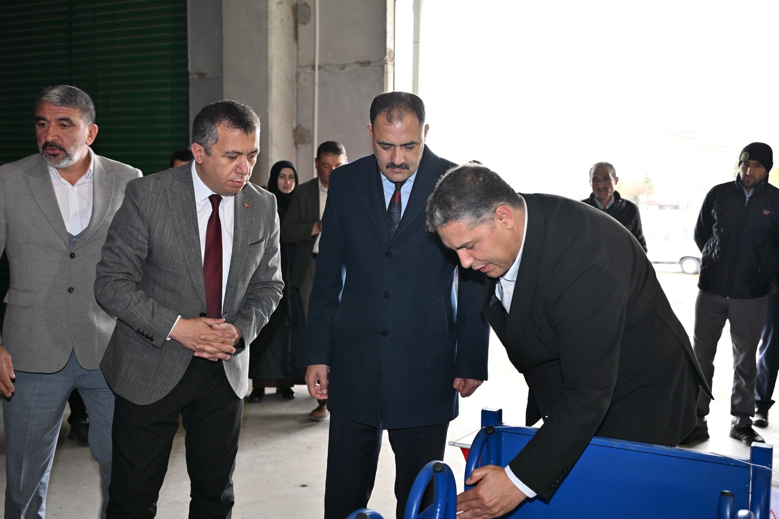 Manisa'da Küçükbaş Hayvan Üreticilerine Kilitli Yemlik Dağıtıldı (3)