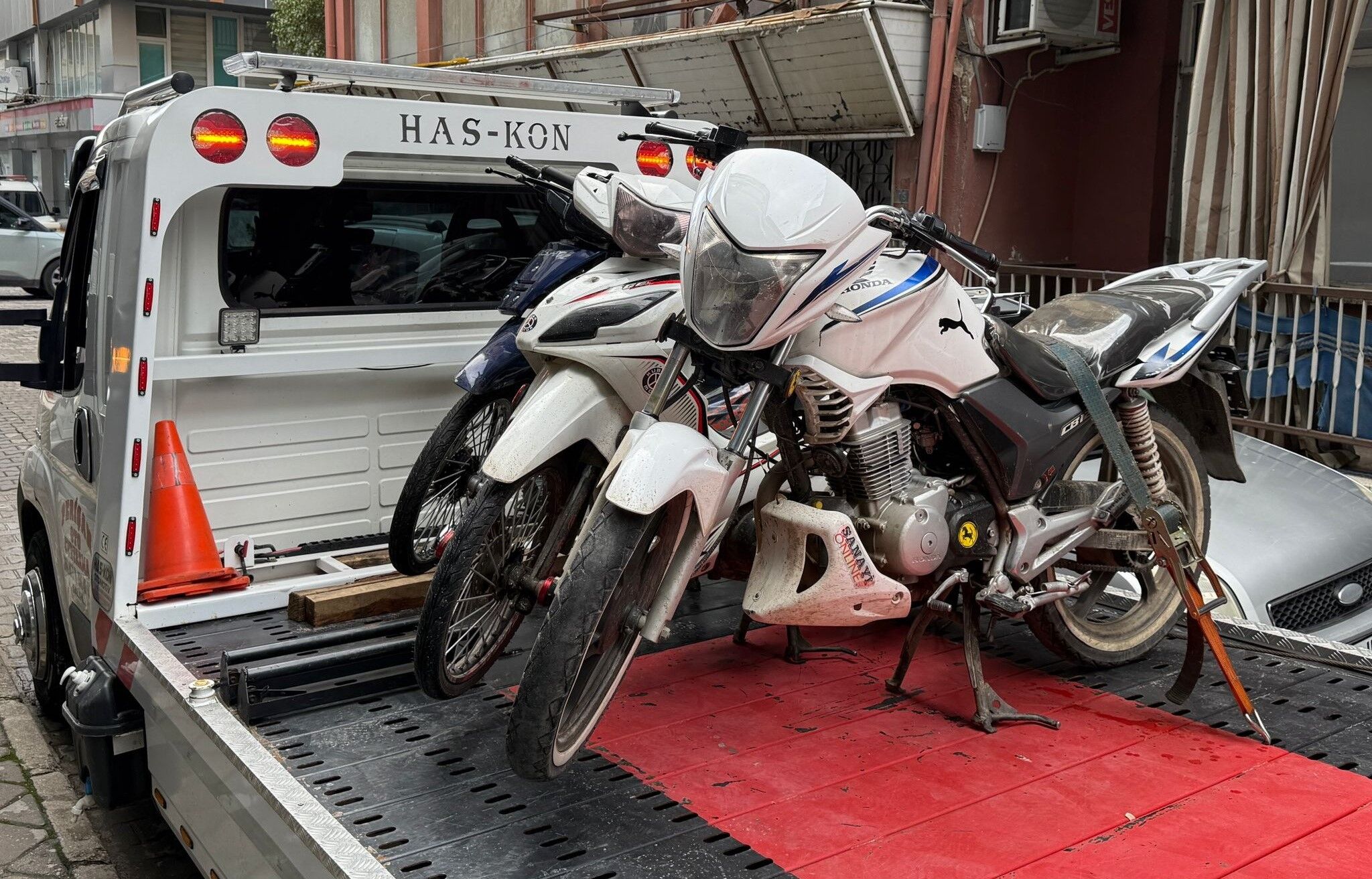 Manisa'da Kurallara Uymayan Sürücüler Cezadan Kaçamadı! (1)