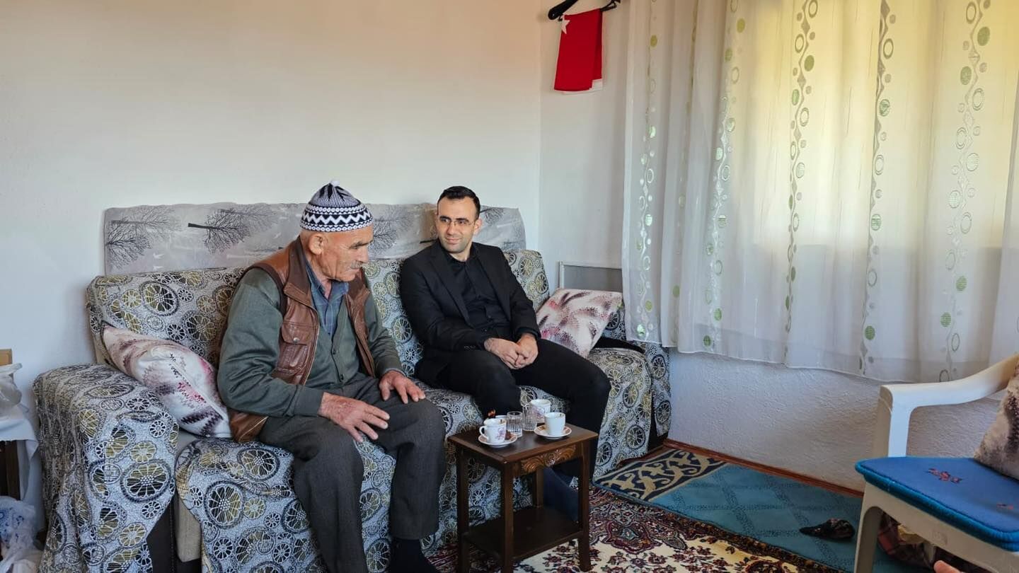 Manisa'da Şehit Ailelerine Ziyaret! (2)