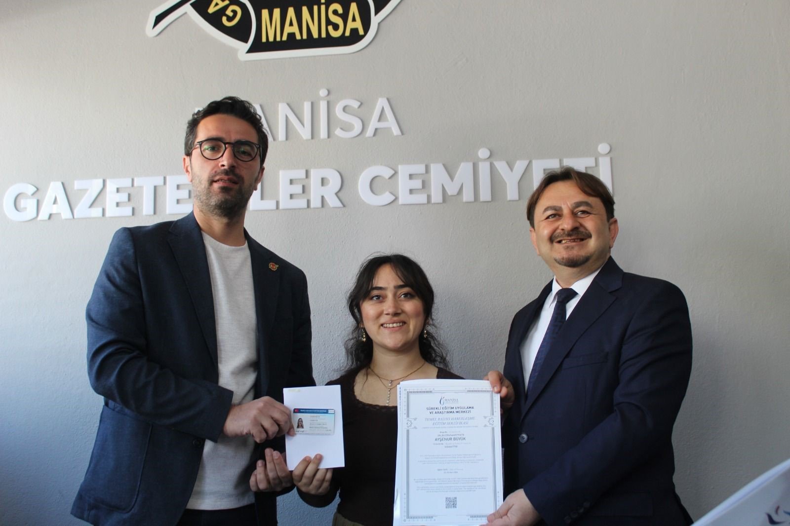 Manisalı Gazeteciler Dron Ehliyetlerini Aldı (5)