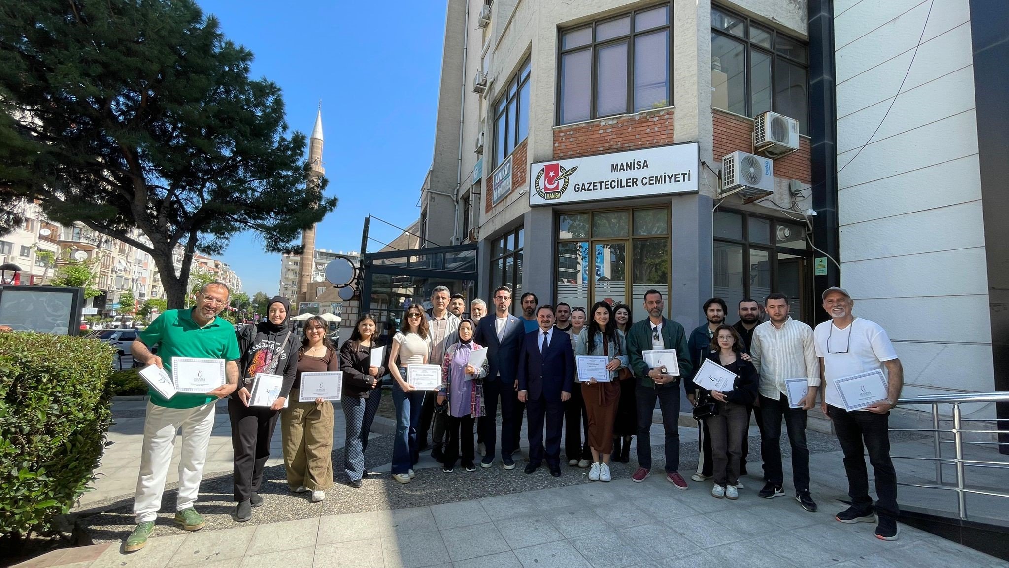 Manisalı Gazeteciler Dron Ehliyetlerini Aldı (7)