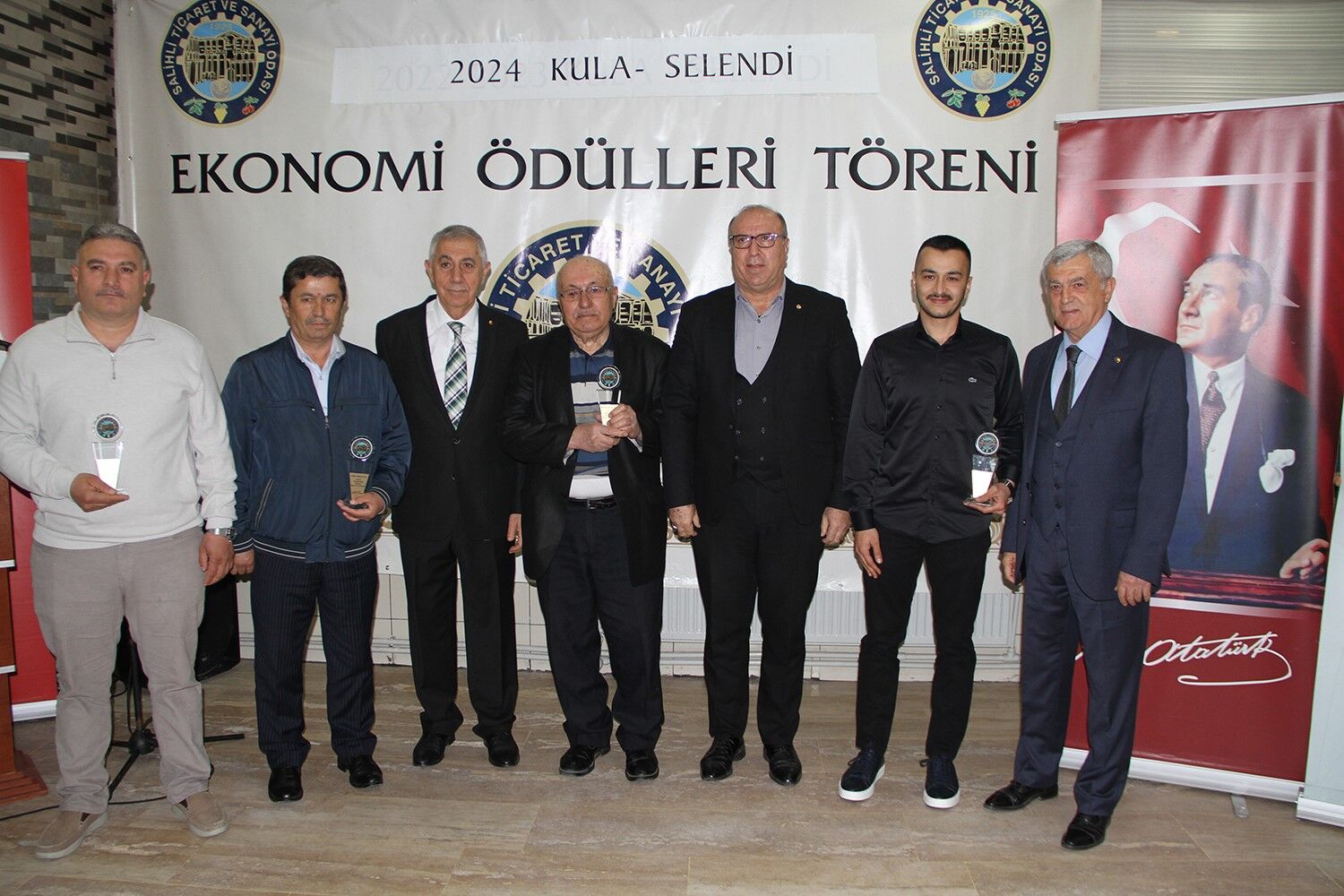 Manisalı Iş Insanlarına Ödül Takdim Edildi! (3)