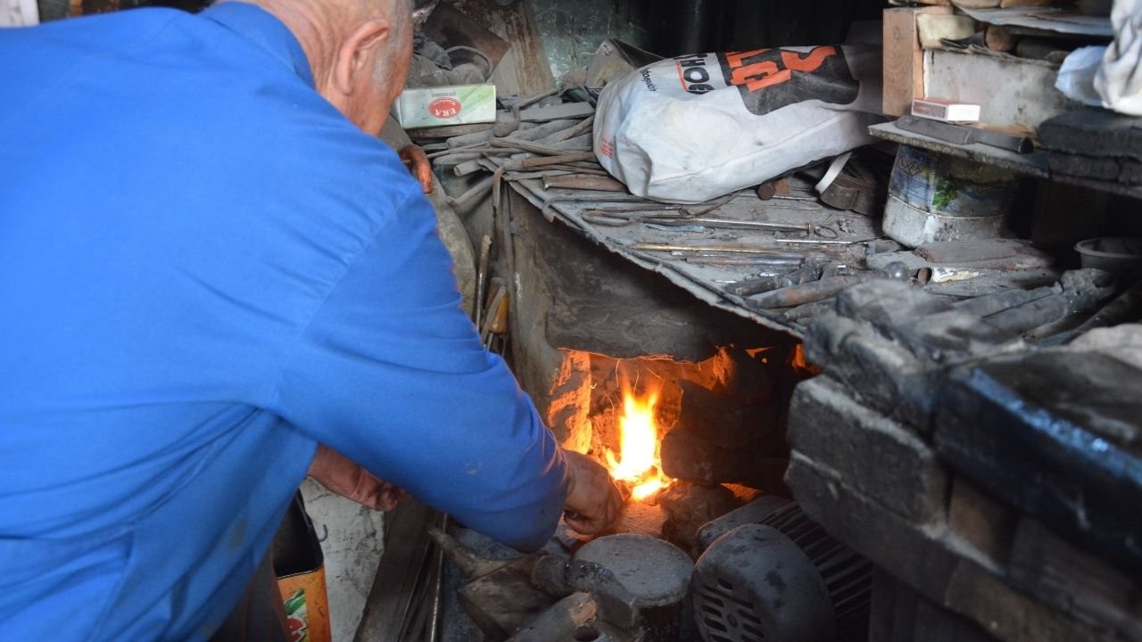 Manisalı Usta, Yarım Asırlık Zanaatını Ilk Günkü Aşkla Sürdürüyor .2