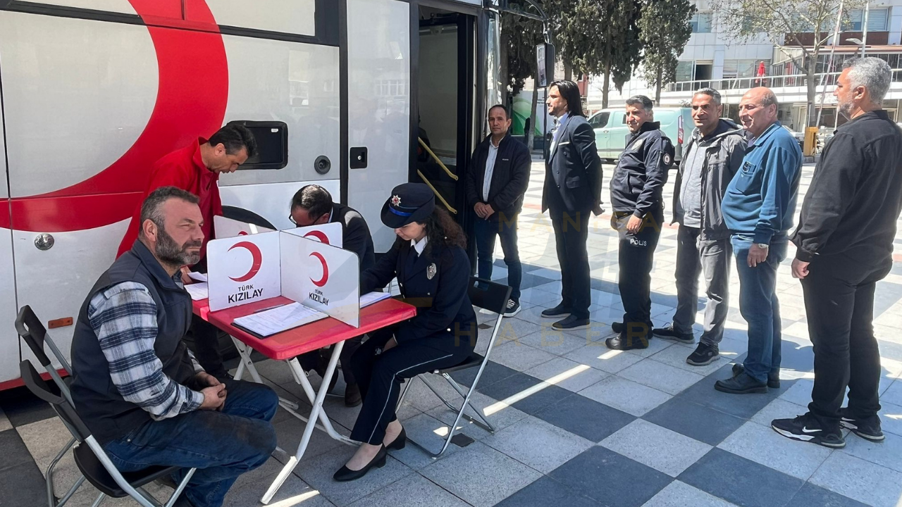 Sarıgöl'de Polis Haftası’nda Anlamlı Kan Bağışı Kampanyası! (1)