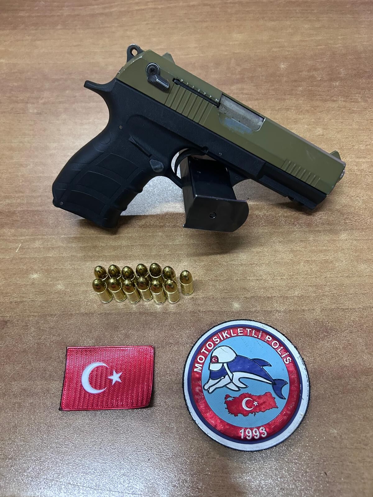 Şehzadeler'de Yunus Timlerinden Kaçamadı 15 Yaşındaki Çocukta Silah Yakalandı