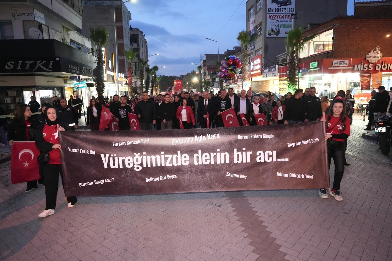 Turgutlu'da ‘Sessiz Saygı' Korteji Düzenlendi (2)
