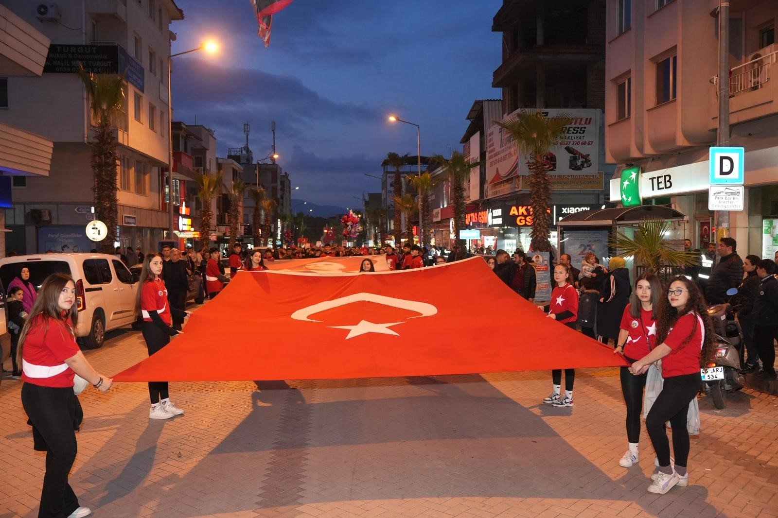 Turgutlu'da ‘Sessiz Saygı' Korteji Düzenlendi (4)