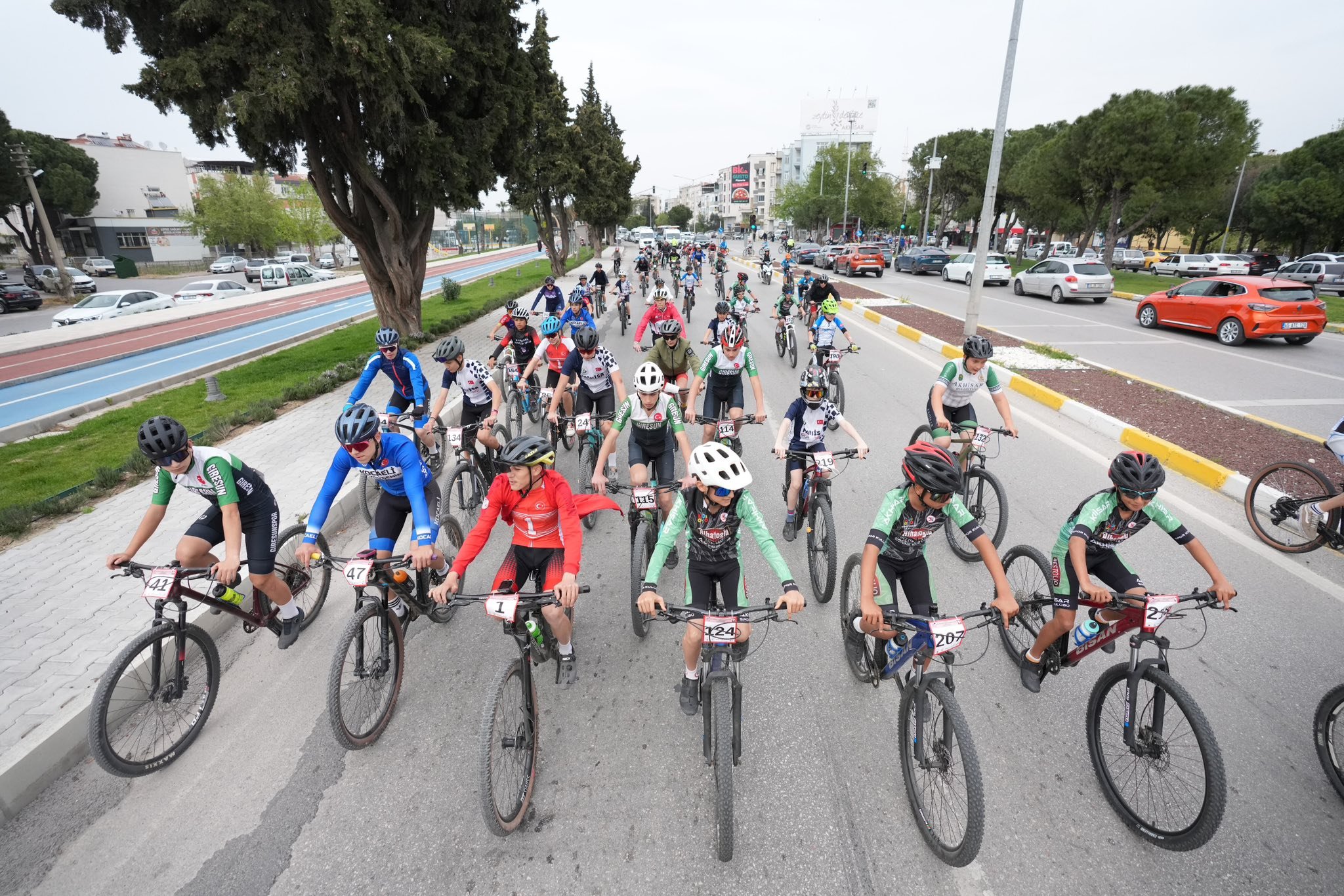 Ülkemizin Dört Bir Yanından Gelen Minik Sporcularımızla Keyifli Anlar Yaşadık (4)