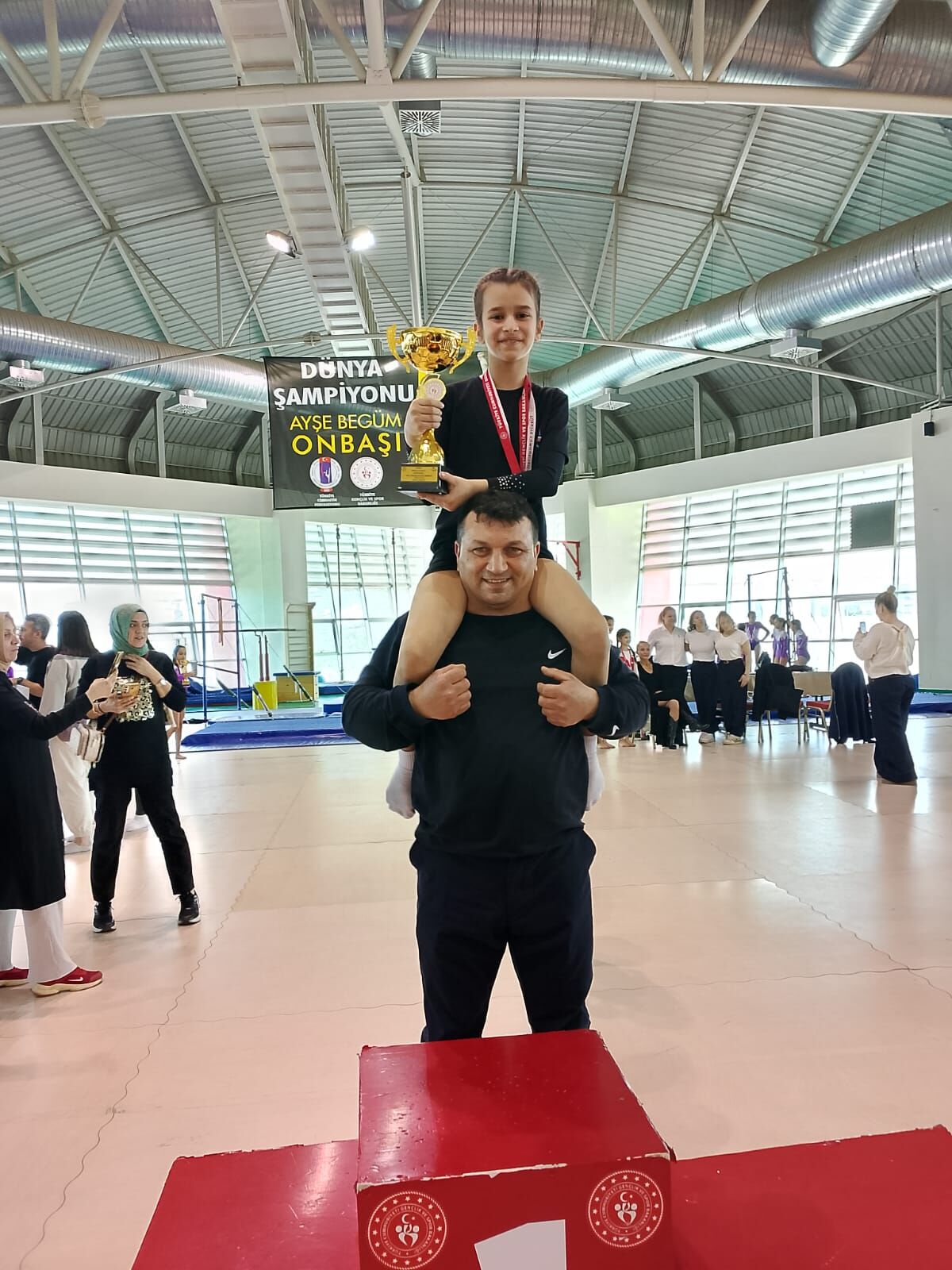 Sarıgöllü minik cimnastikçilerden gururlandıran başarı-6.1