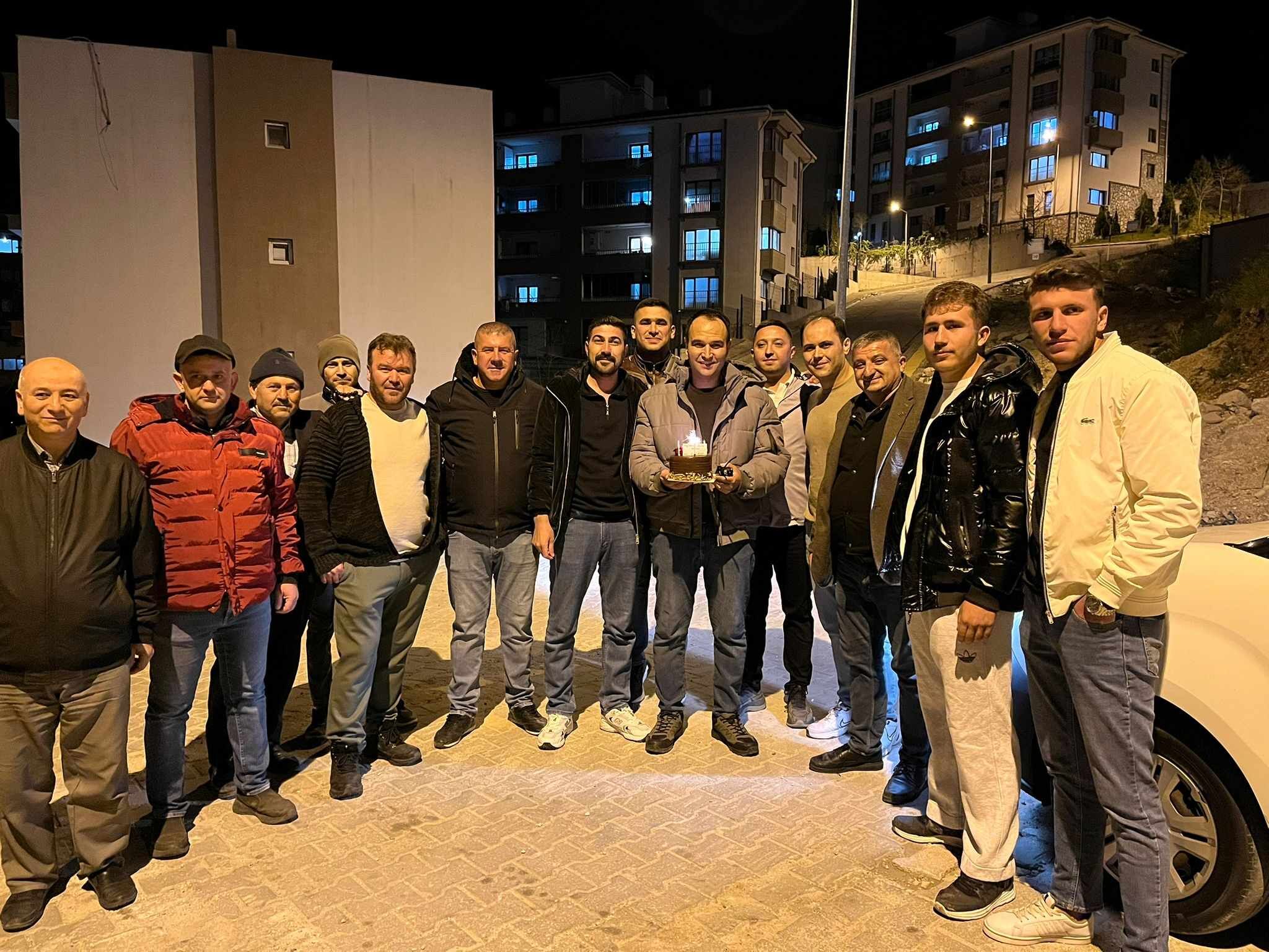 Kırkağaç'ta kavga ihbarına giden polislere anlamlı sürpriz!-1