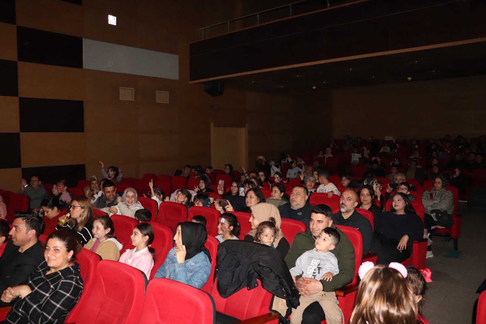 Kırkağaç’ta 23 Nisan coşkusu akşam saatlerinde de devam etti-.3.1