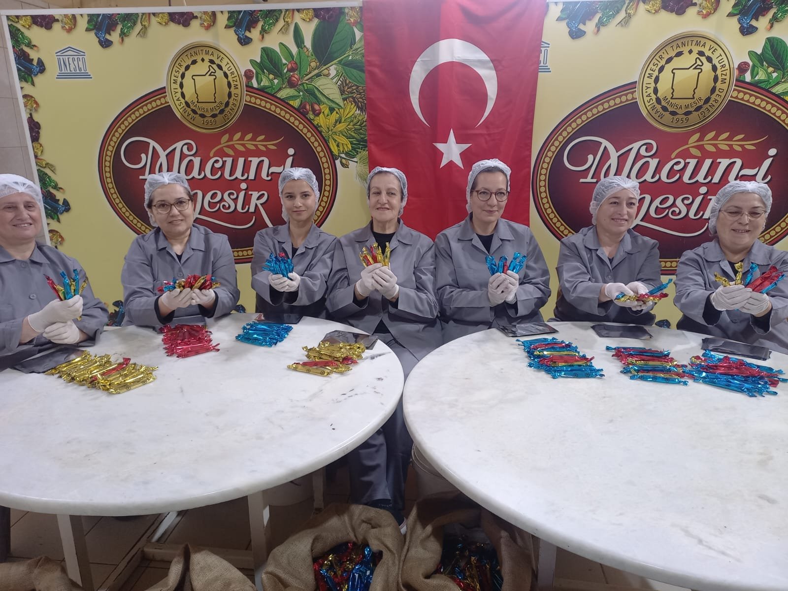 Manisa’da 10 ton mesir macunu için dua edildi-.1.