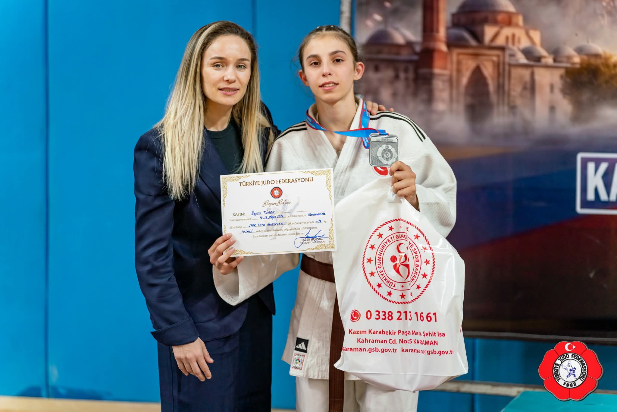 Yunusemre Belediyesporlu judocular Türkiye Şampiyonası’nda madalyaları topladı