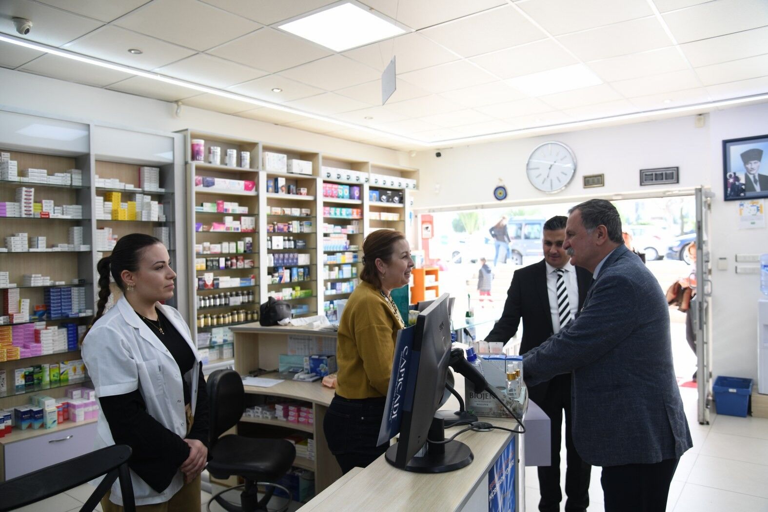 Yunusemre Belediyesi listelerde zirveyi zorlamaya devam ediyor-.2.2