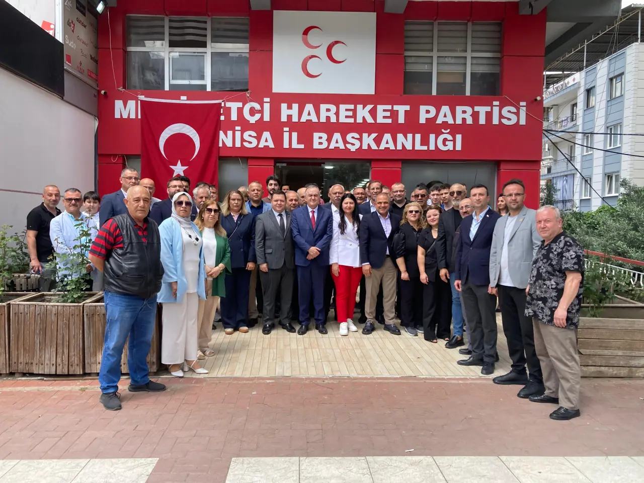 MHP Manisa’da Bayramlaşma Programı Düzenledi