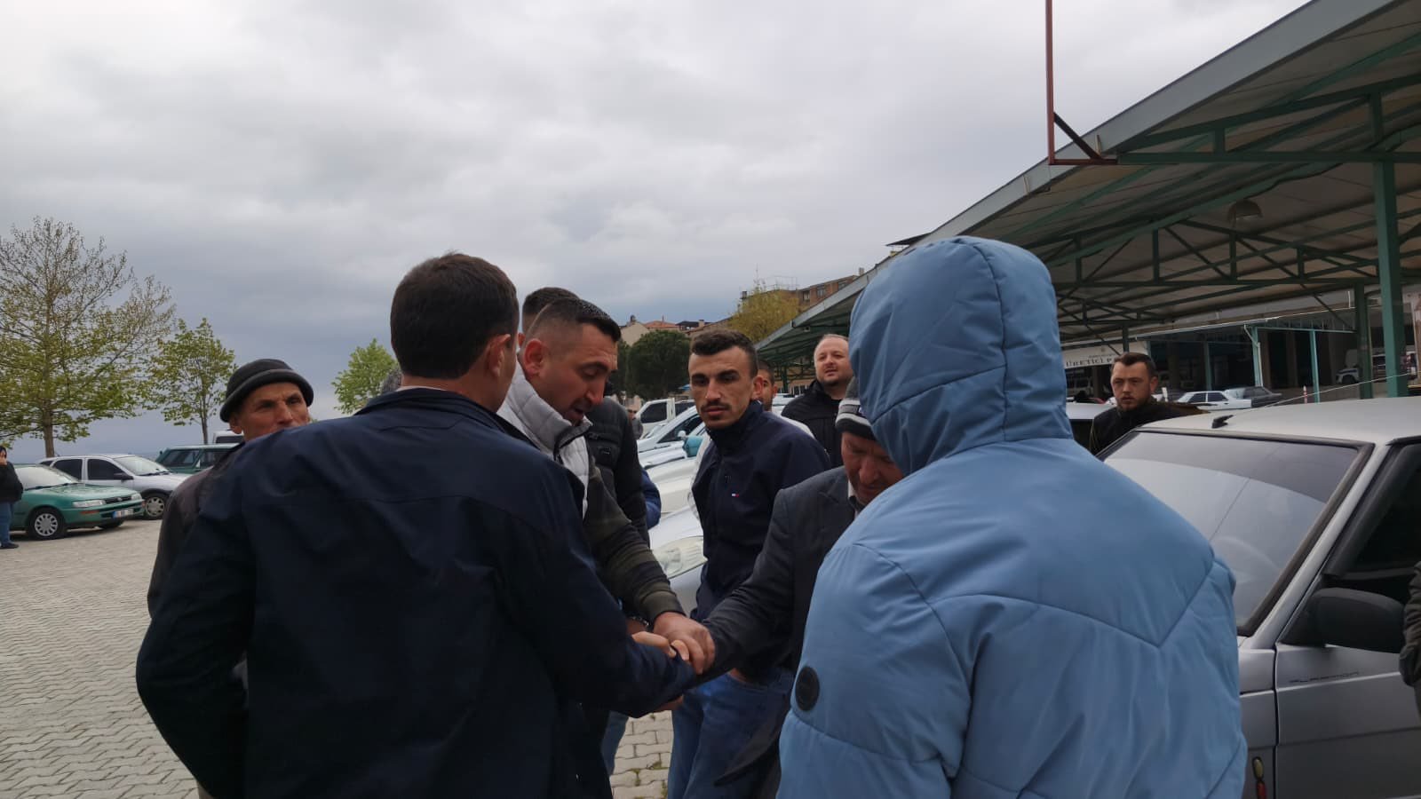 Demirci’de İkinci El Oto Pazarı Rüzgarı Esiyor-1