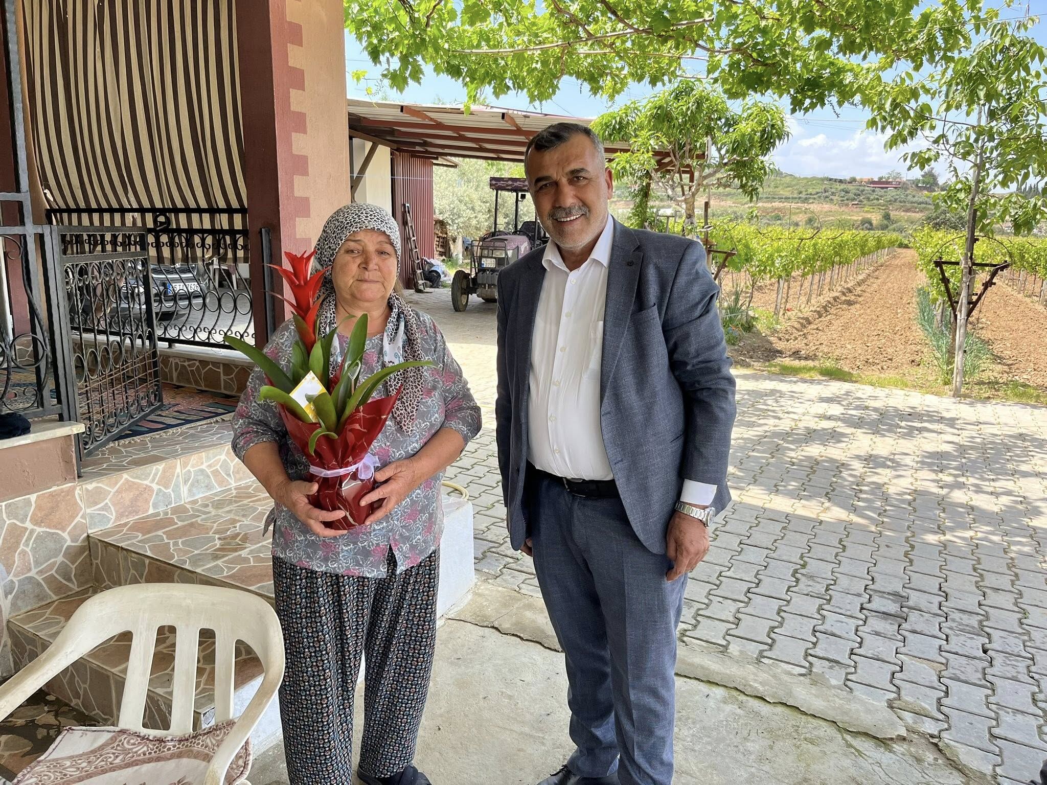 Anahtar Parti Sarıgöl'den şehit annelerine anlamlı ziyaret-.3.4