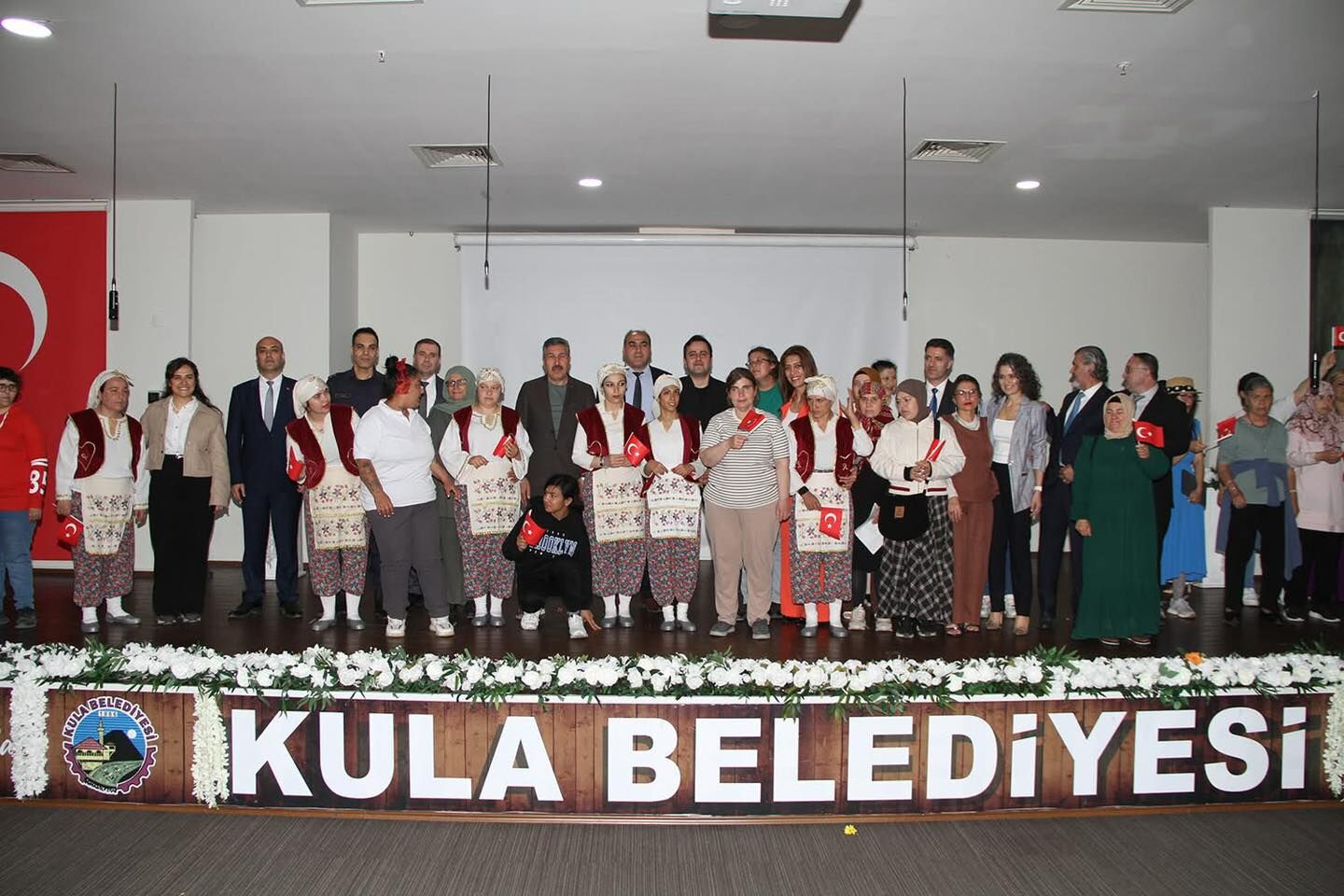 Kula'da Dünya Engelliler Haftası'nda Anlamlı Kutlama-2
