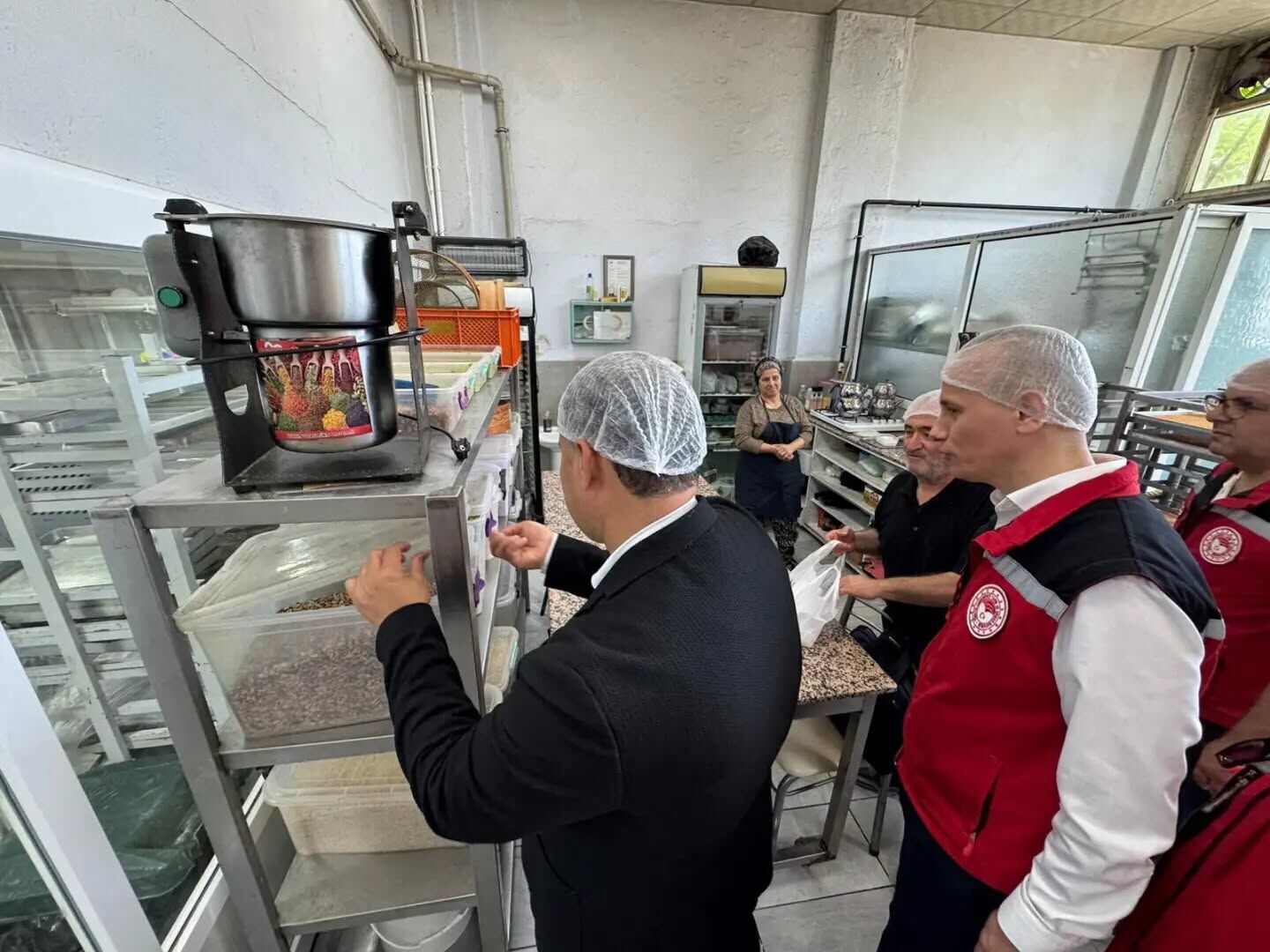 MANİSA’DA BAYRAM ÖNCESİ GIDA DENETİMLERİ SIKLAŞTI