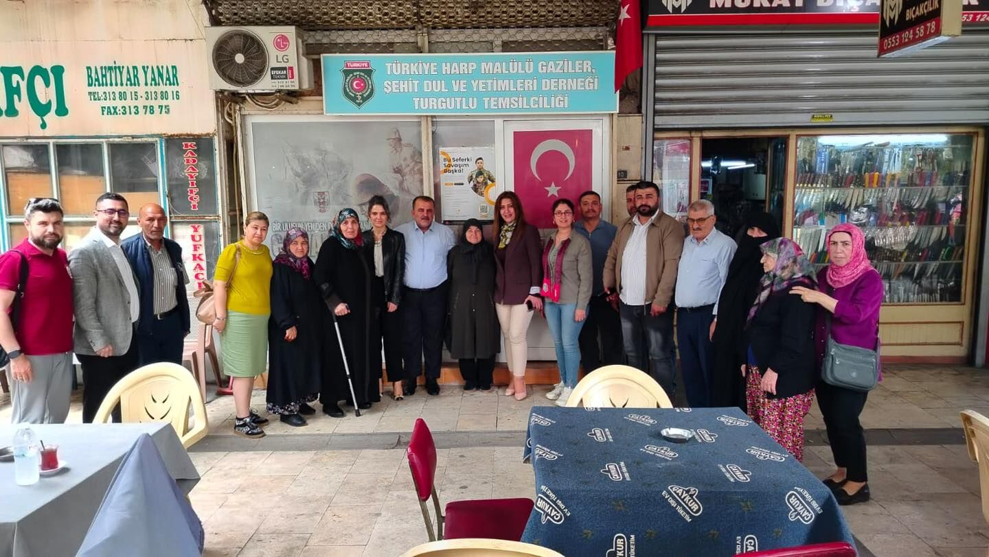 Turgutlu’da Şehit Aileleri ve Gazilerle bayramlaşma programı gerçekleştirildi