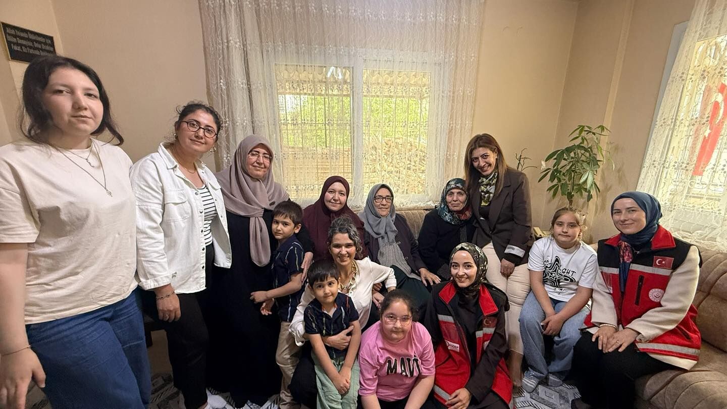 Manisa'da Şehit ailesine anlamllı ziyaret