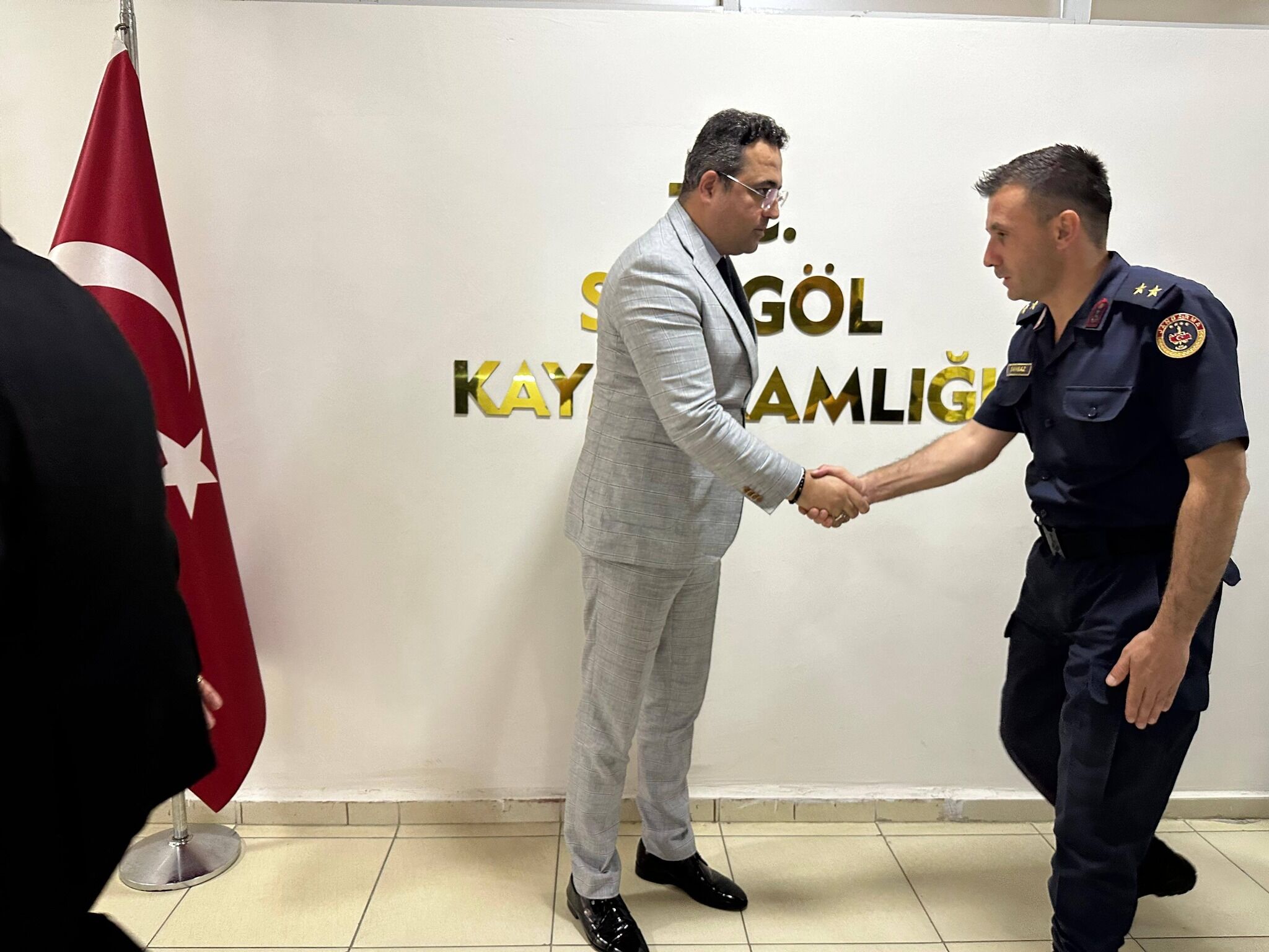 Sarıgöl’de protokol ve vatandaşlar bayramlaşma programında buluştu-1
