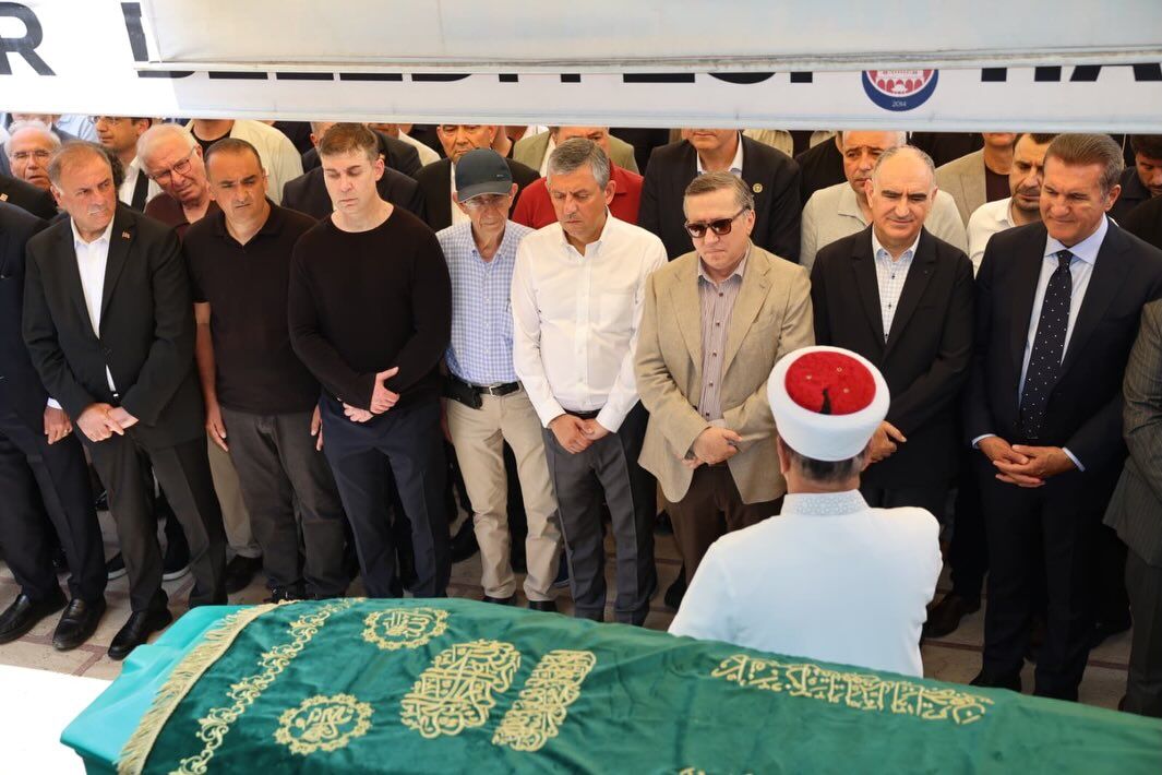 Hakan Şimşek, Özgür Özel’in Acısını Paylaştı-1