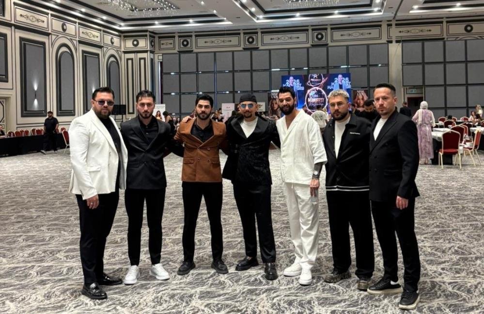 Dünya sahnesinde Akhisar rüzgarı!