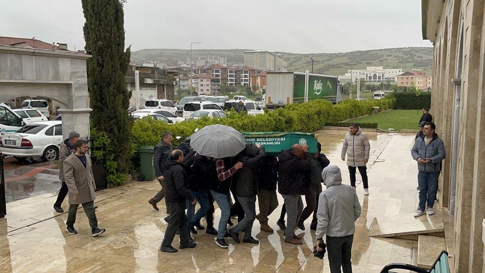 28 Yaşındaki Hasan Son Yolculuğuna Uğurlandı-2