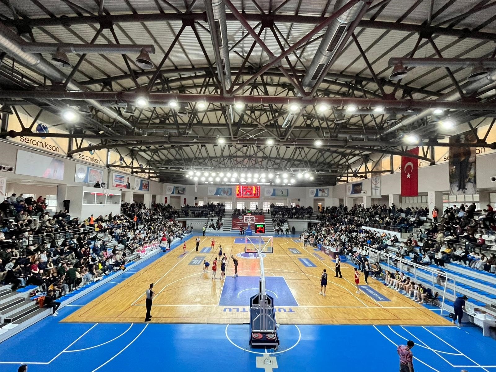 Manisa'da muhteşem geri dönüş: Fenerbahçe'yi devirdiler-.3.1