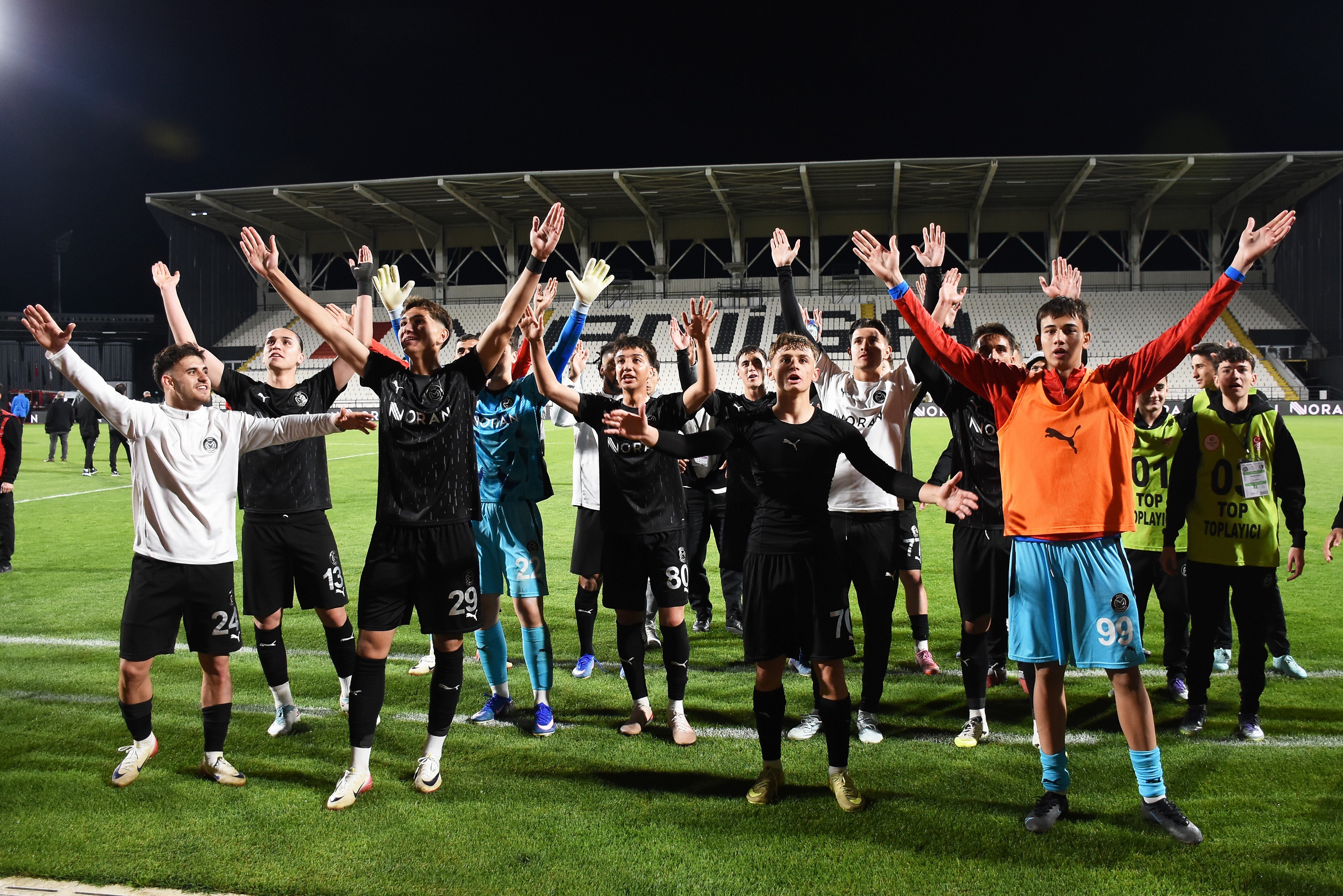 Manisa FK sezonu orta sıralarda noktaladı-.1.1-1